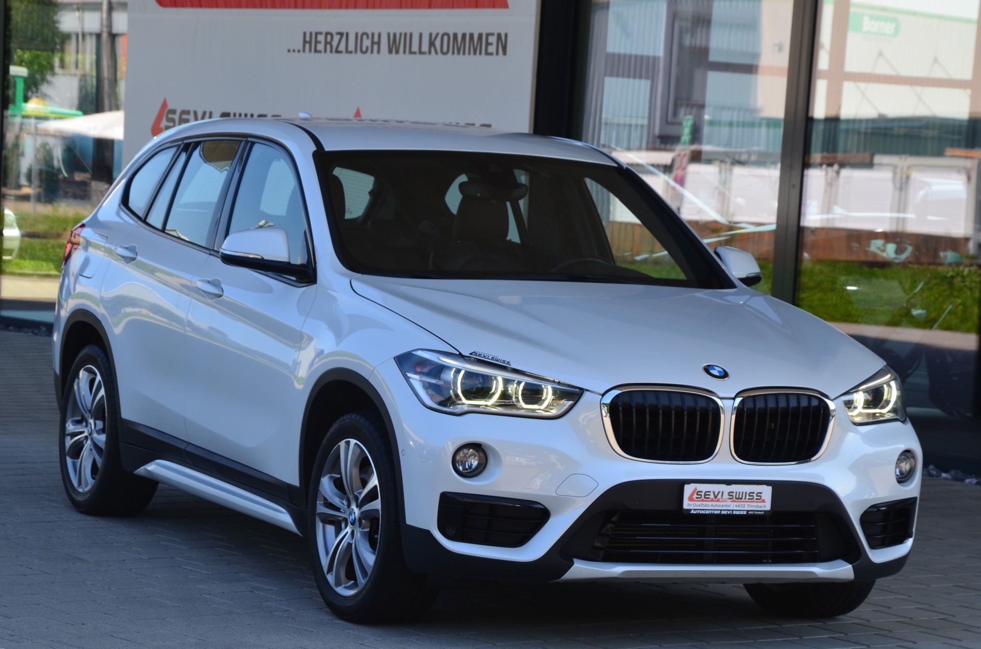 BMW X1 xDrive 20d Steptronic*Ab MFK,1 Jahr oder 20'000km Garantie*-image-0
