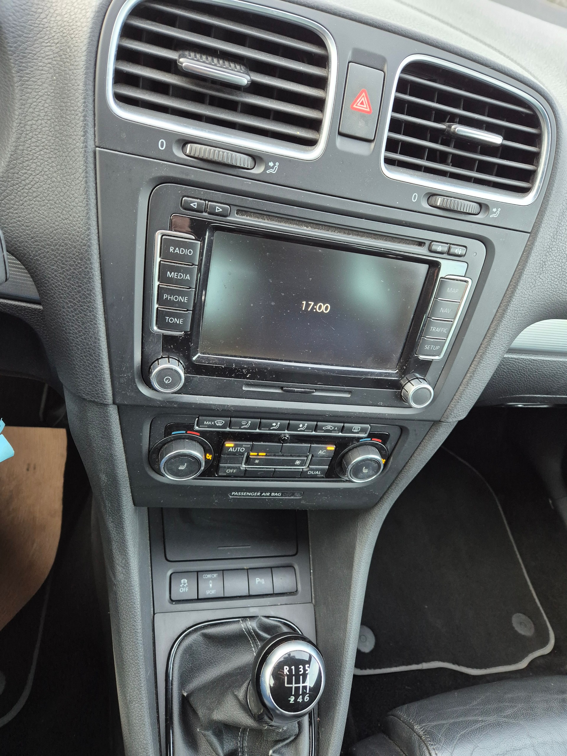 VW Golf 2.0 TSI R 4Motion-image-8