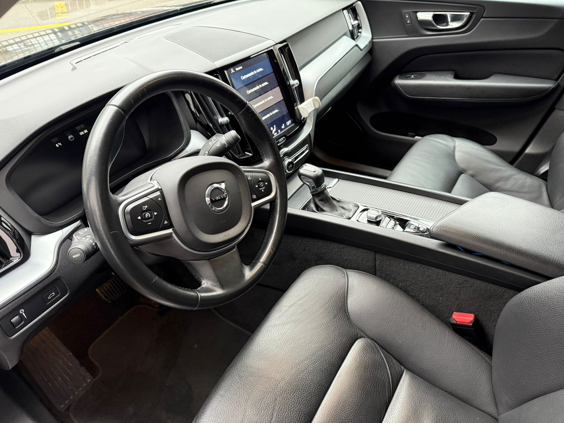 VOLVO XC60 T5 R-Design Geartronic-image-9