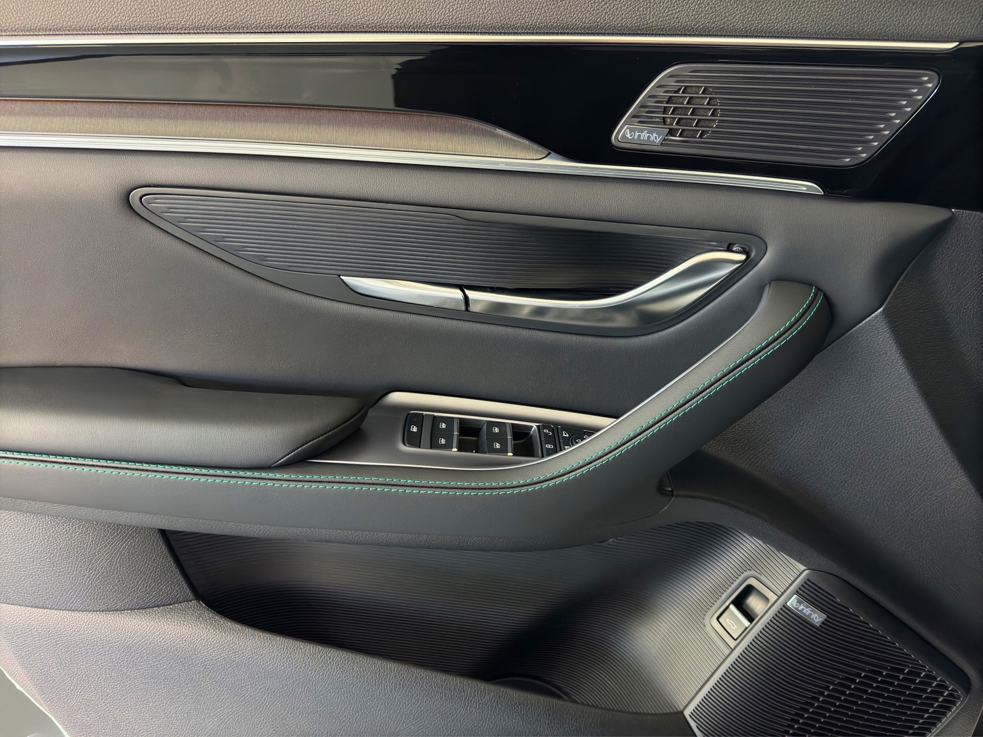 BYD Seal U DM-i Boost *Sofort Lieferbar* "Pano-Leder-360°Kamera"-image-9