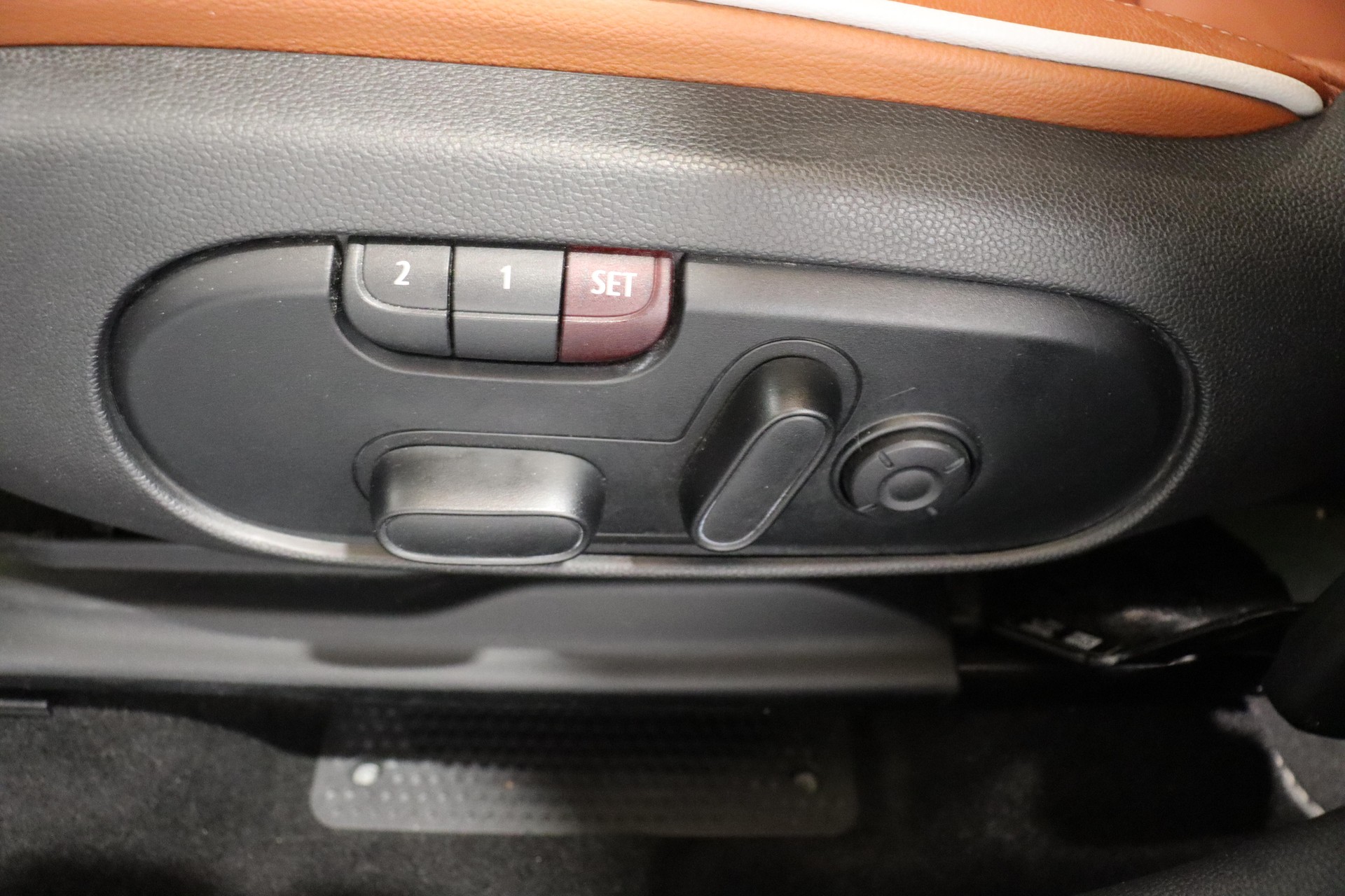MINI Countryman F60 1.5i Cooper S E ALL4-image-21