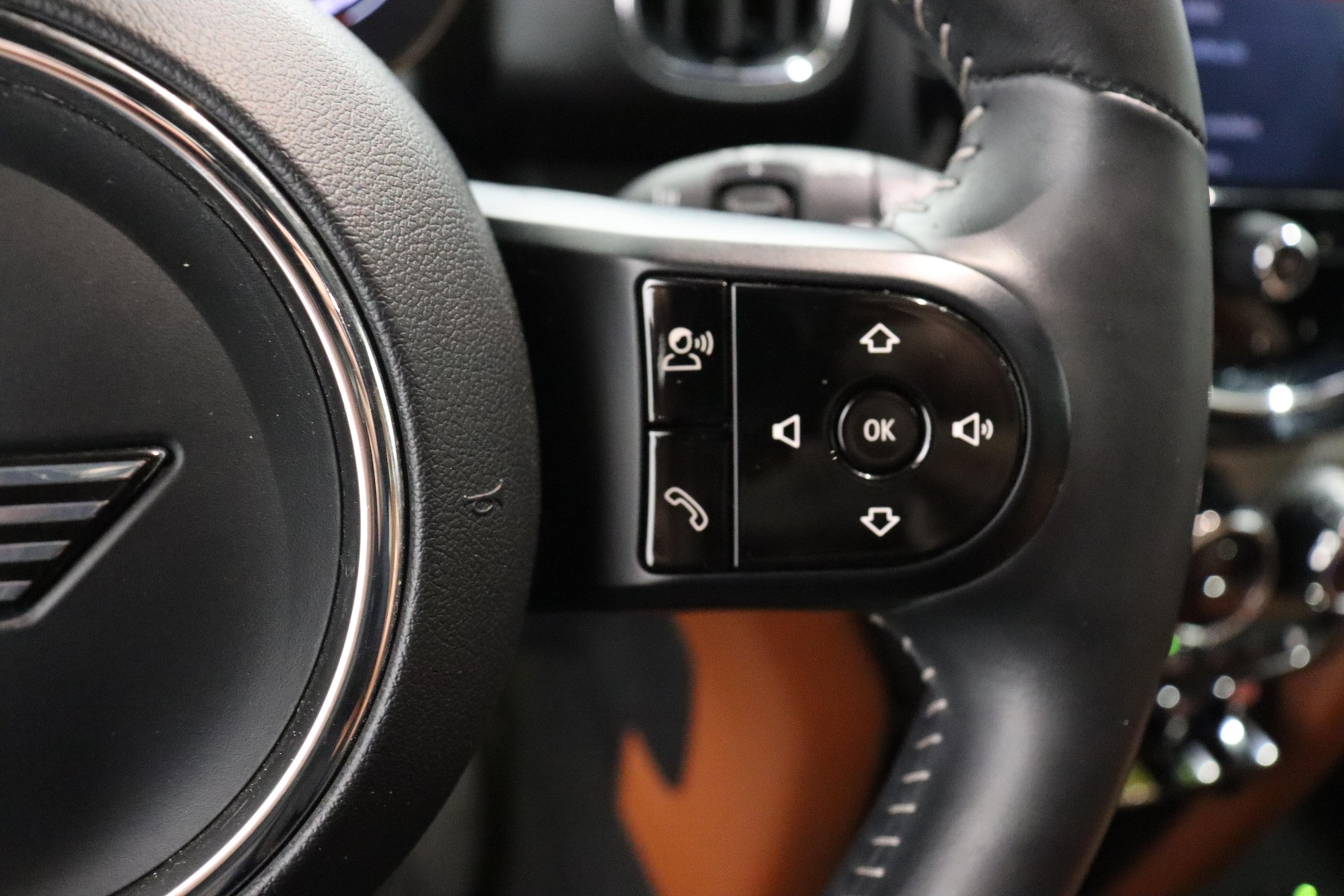 MINI Countryman F60 1.5i Cooper S E ALL4-image-18