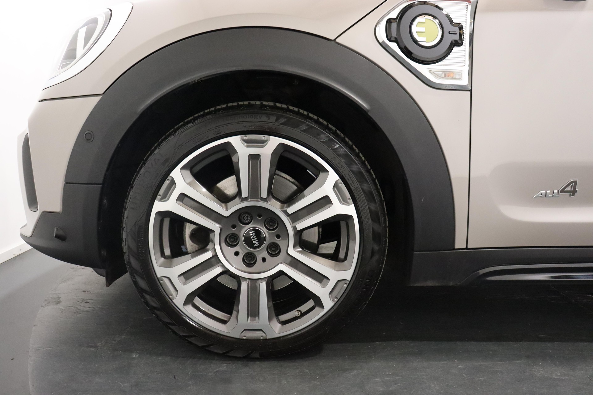 MINI Countryman F60 1.5i Cooper S E ALL4-image-5