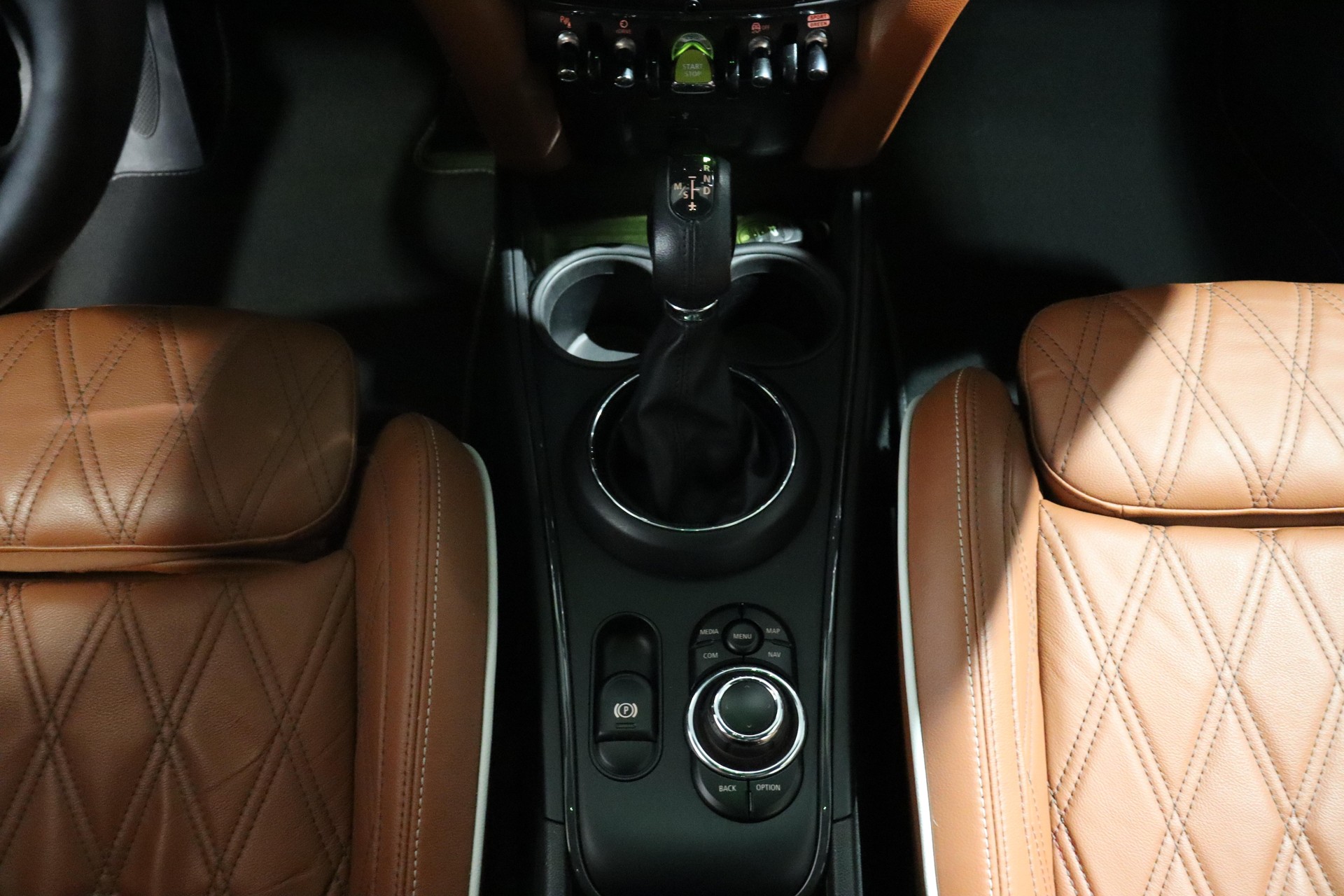 MINI Countryman F60 1.5i Cooper S E ALL4-image-11