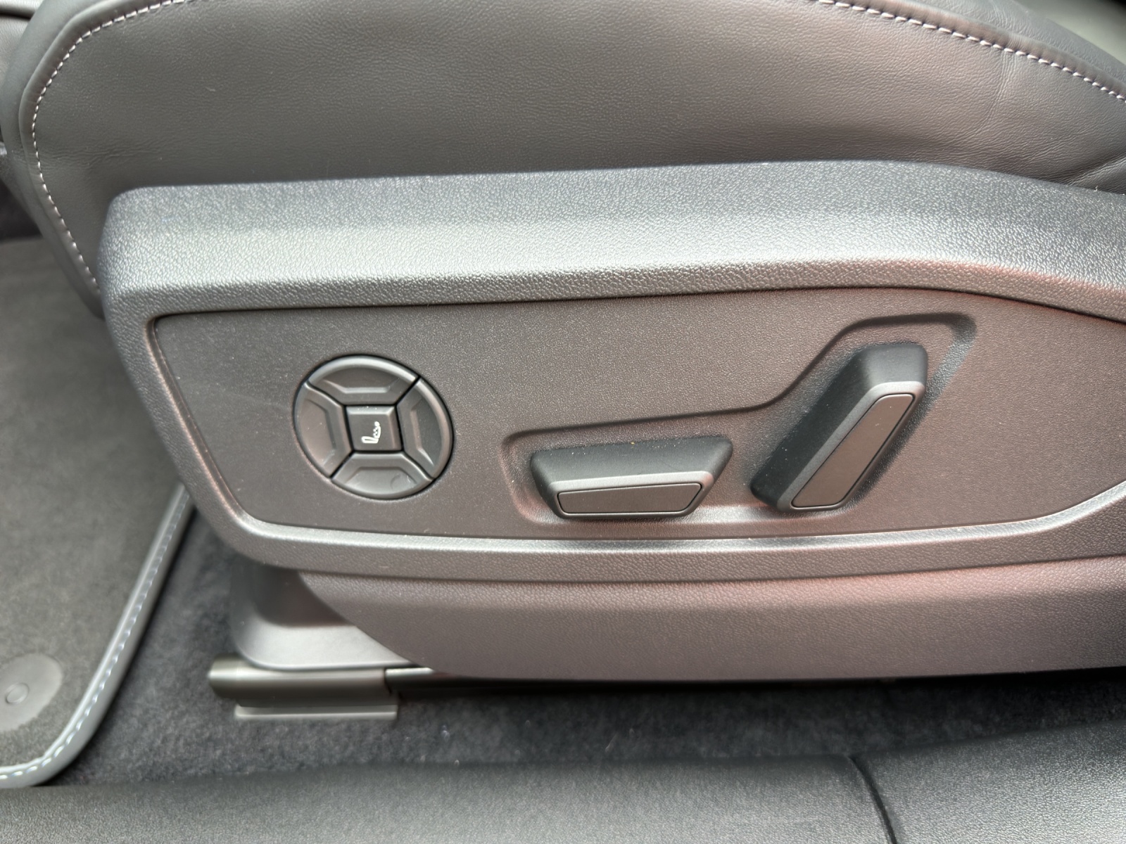 AUDI Q5 TFSI quatto 150 kW S-tronic-image-13