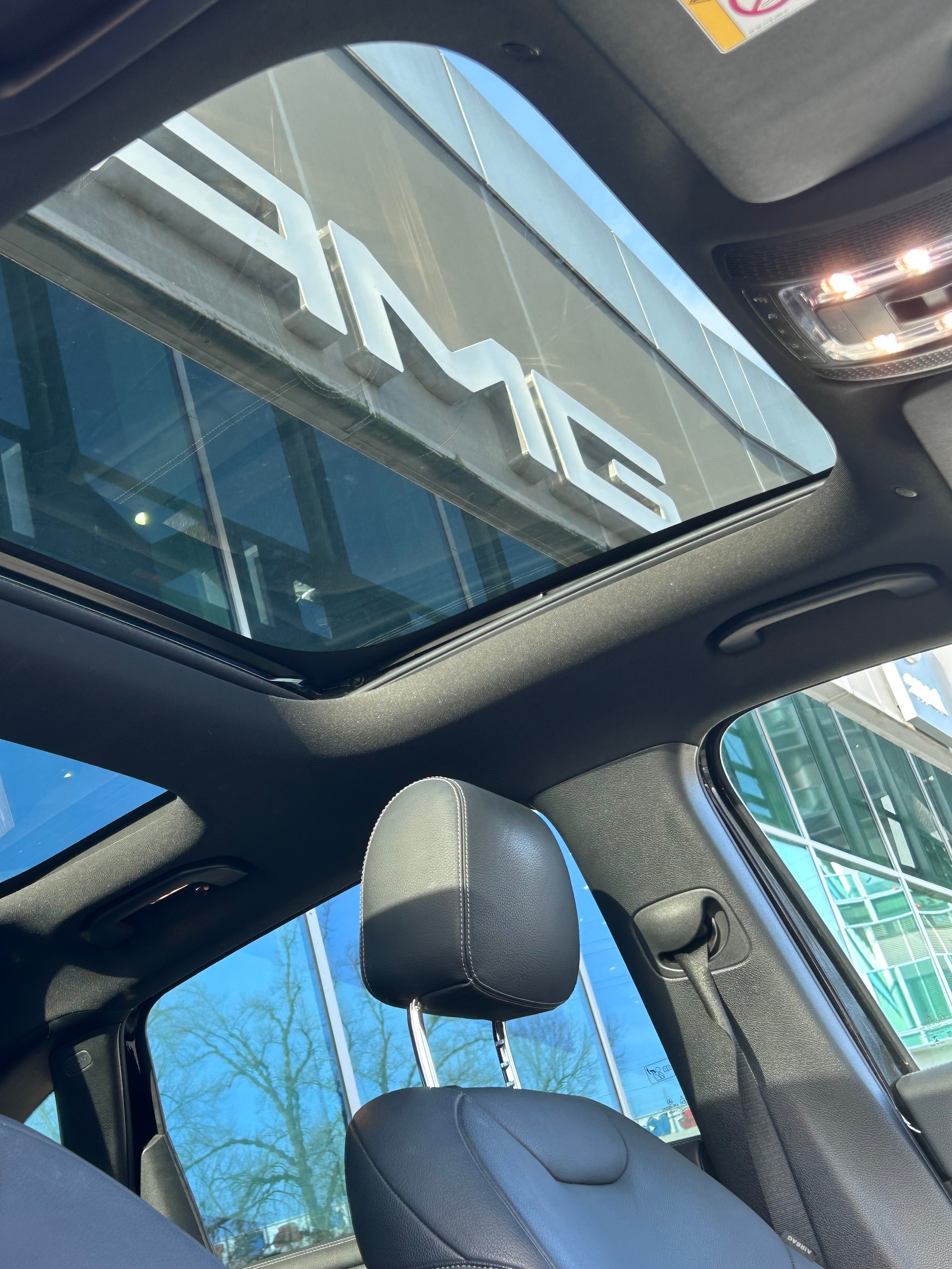 MERCEDES-BENZ B 250 e AMG Line 8G-DCT-image-4