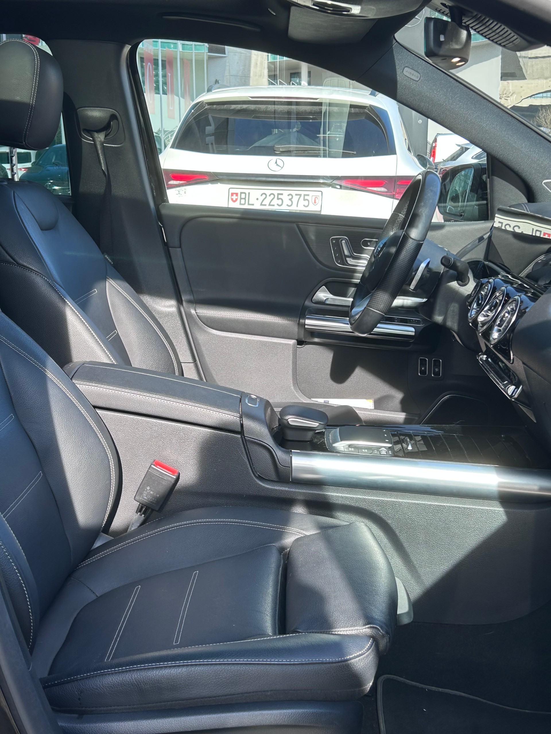 MERCEDES-BENZ B 250 e AMG Line 8G-DCT-image-7