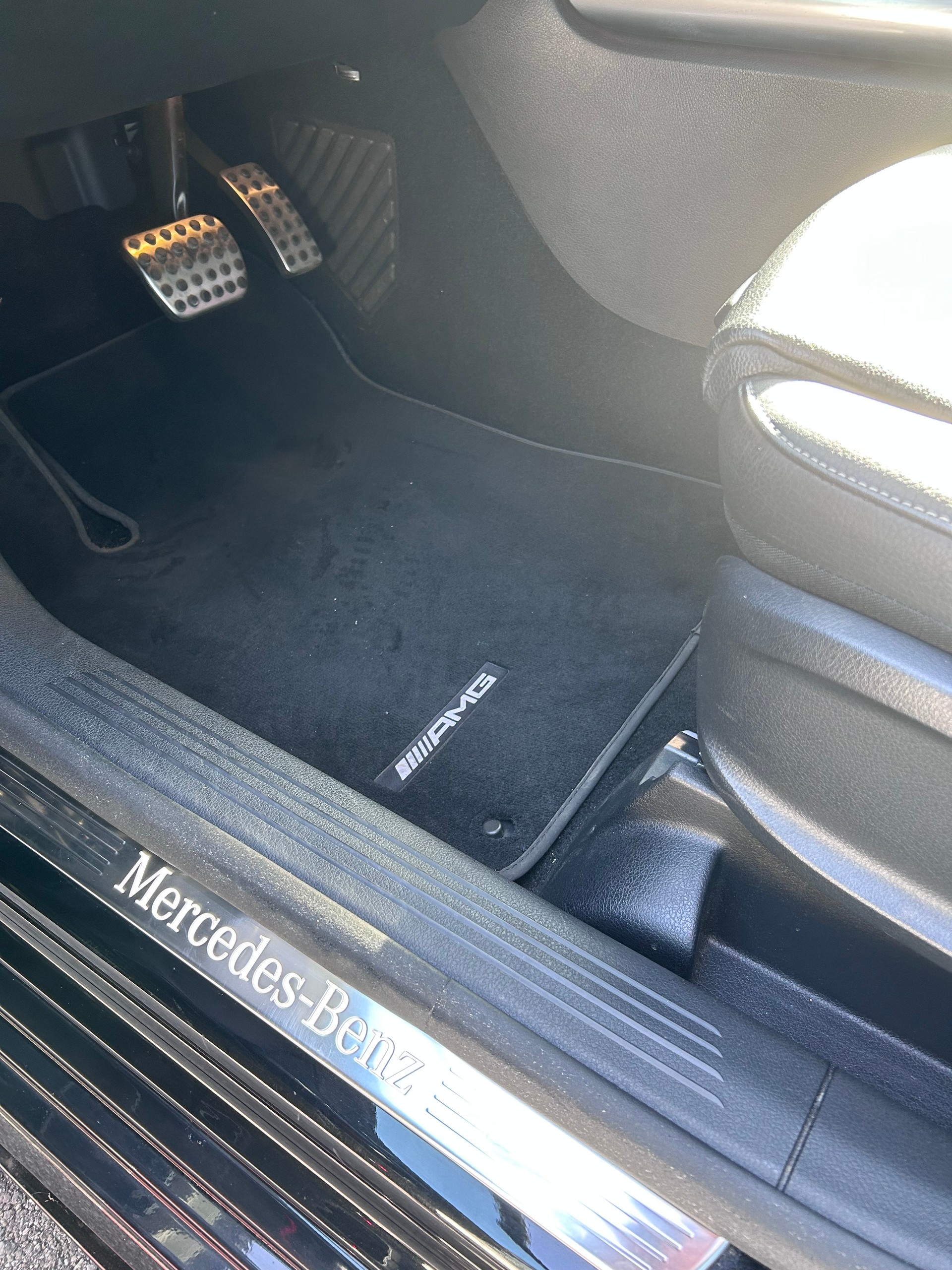 MERCEDES-BENZ B 250 e AMG Line 8G-DCT-image-6