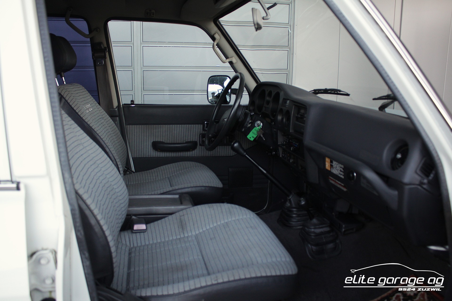 TOYOTA Land Cruiser HJ 61 Station G TD-image-15