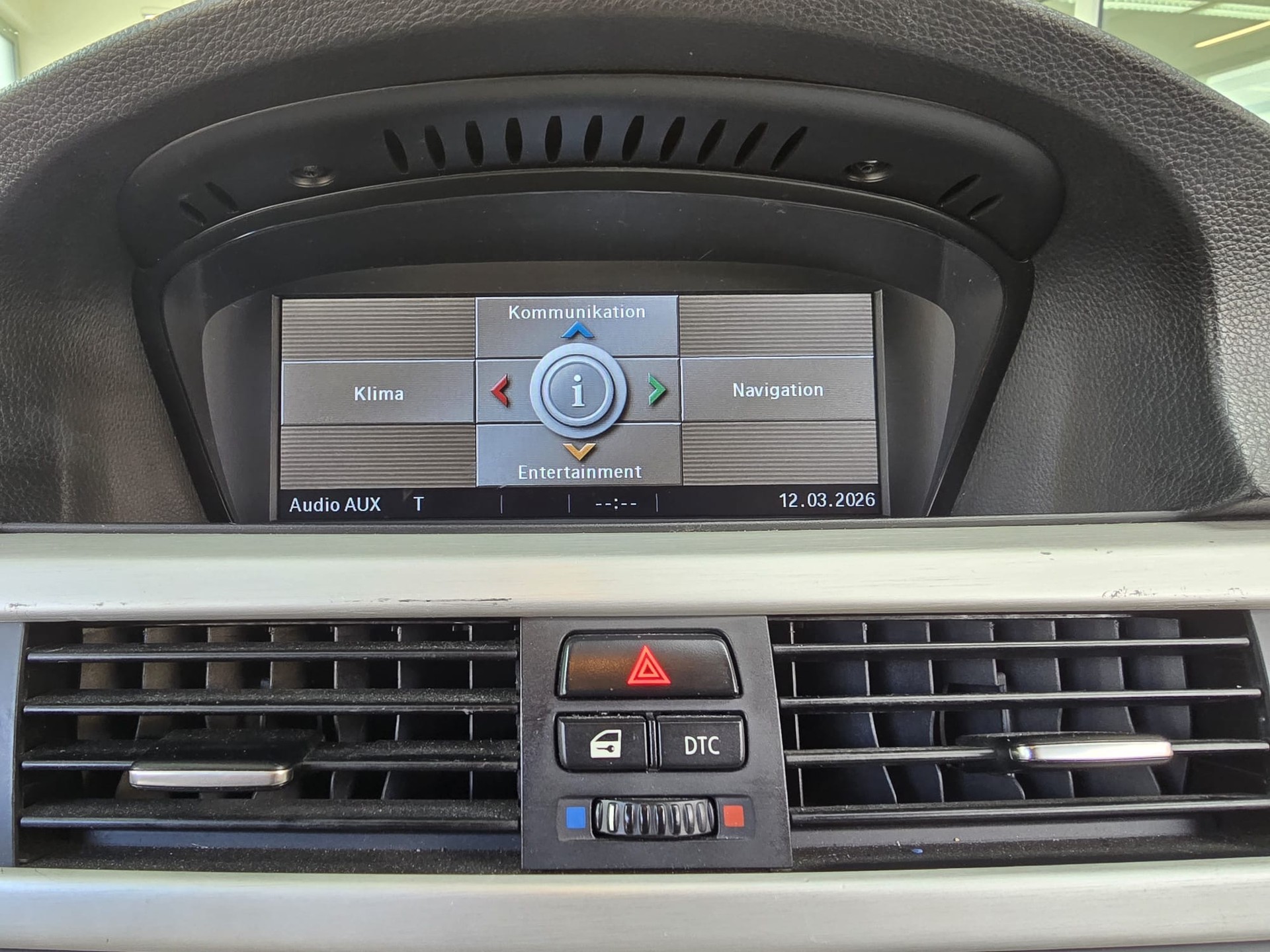 BMW 325i Cabrio-image-14
