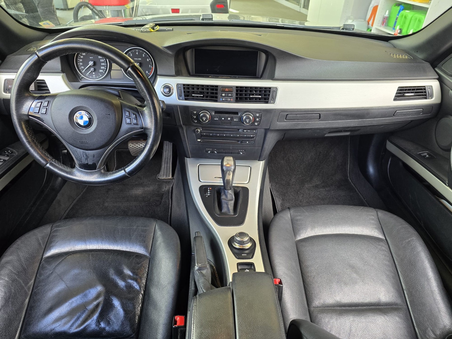 BMW 325i Cabrio-image-11