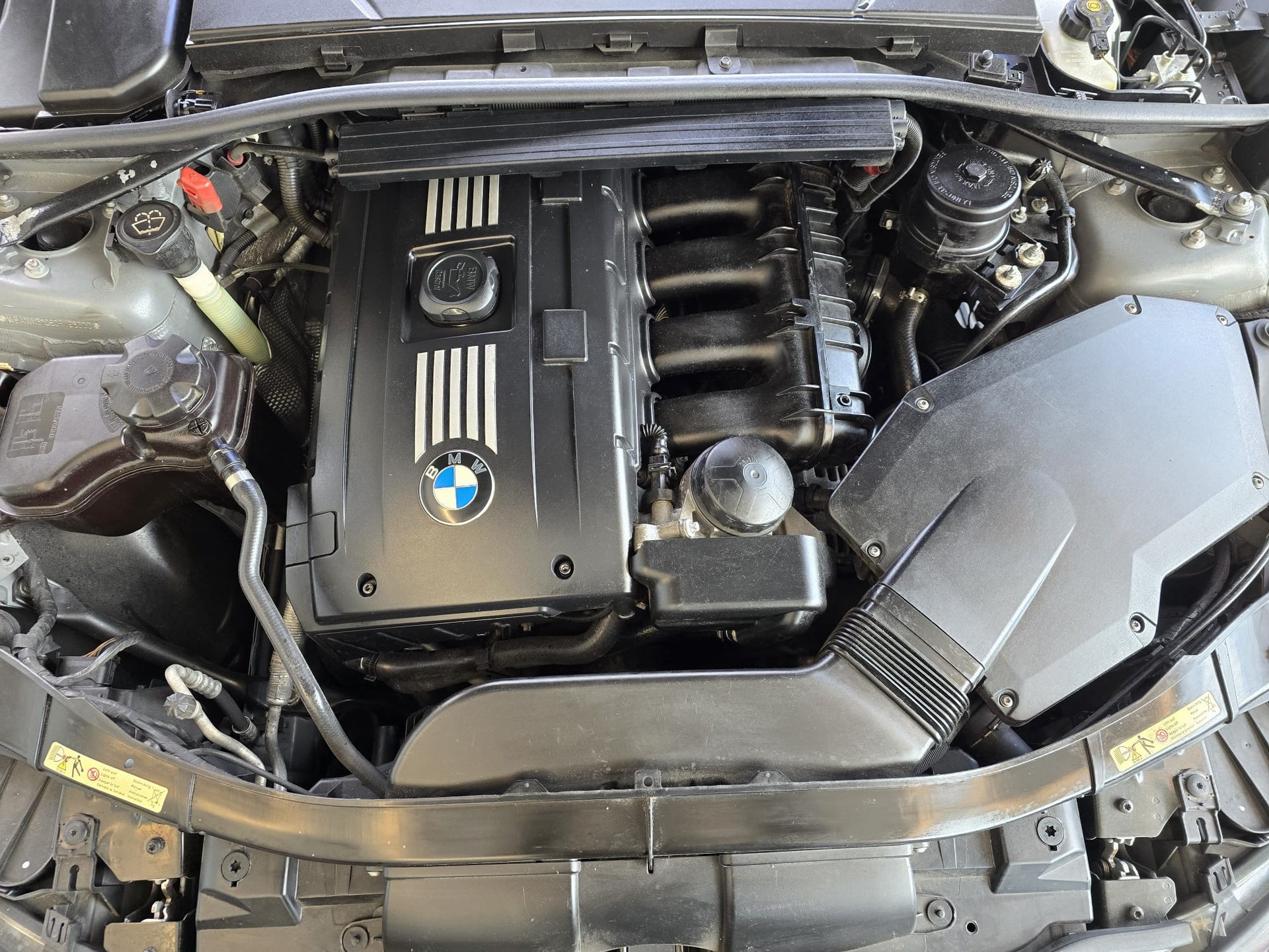 BMW 325i Cabrio-image-15