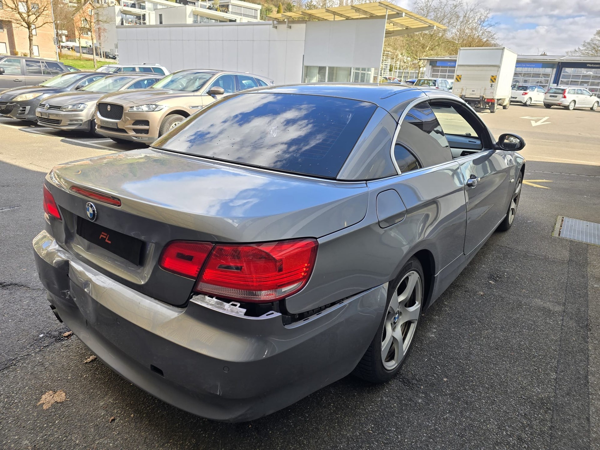 BMW 325i Cabrio-image-3