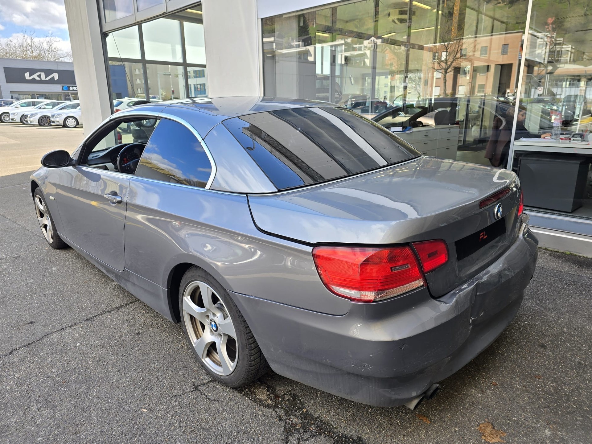 BMW 325i Cabrio-image-4