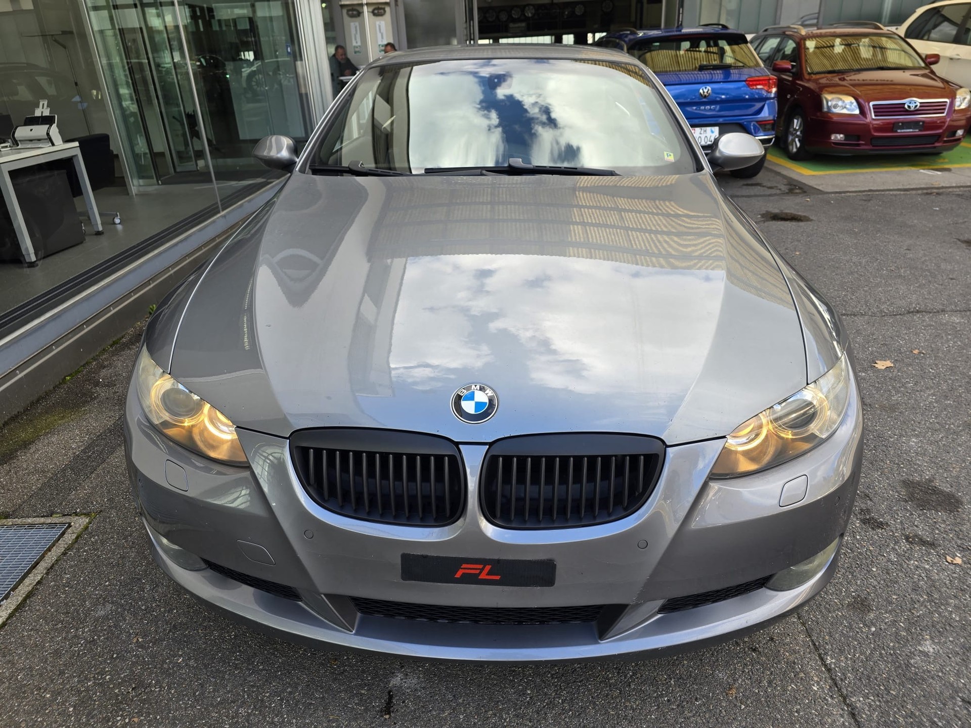 BMW 325i Cabrio-image-1