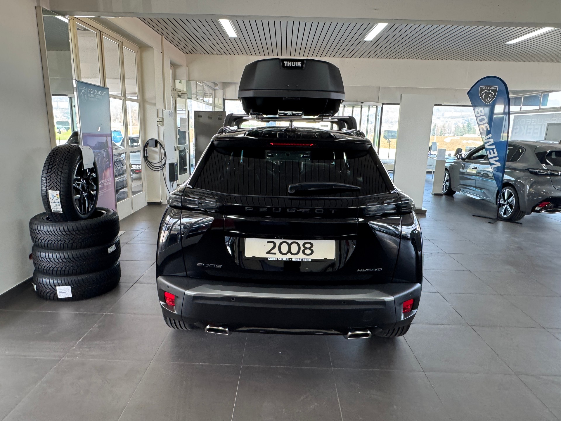 PEUGEOT 2008 1.2 145 MHEV Allure-image-5