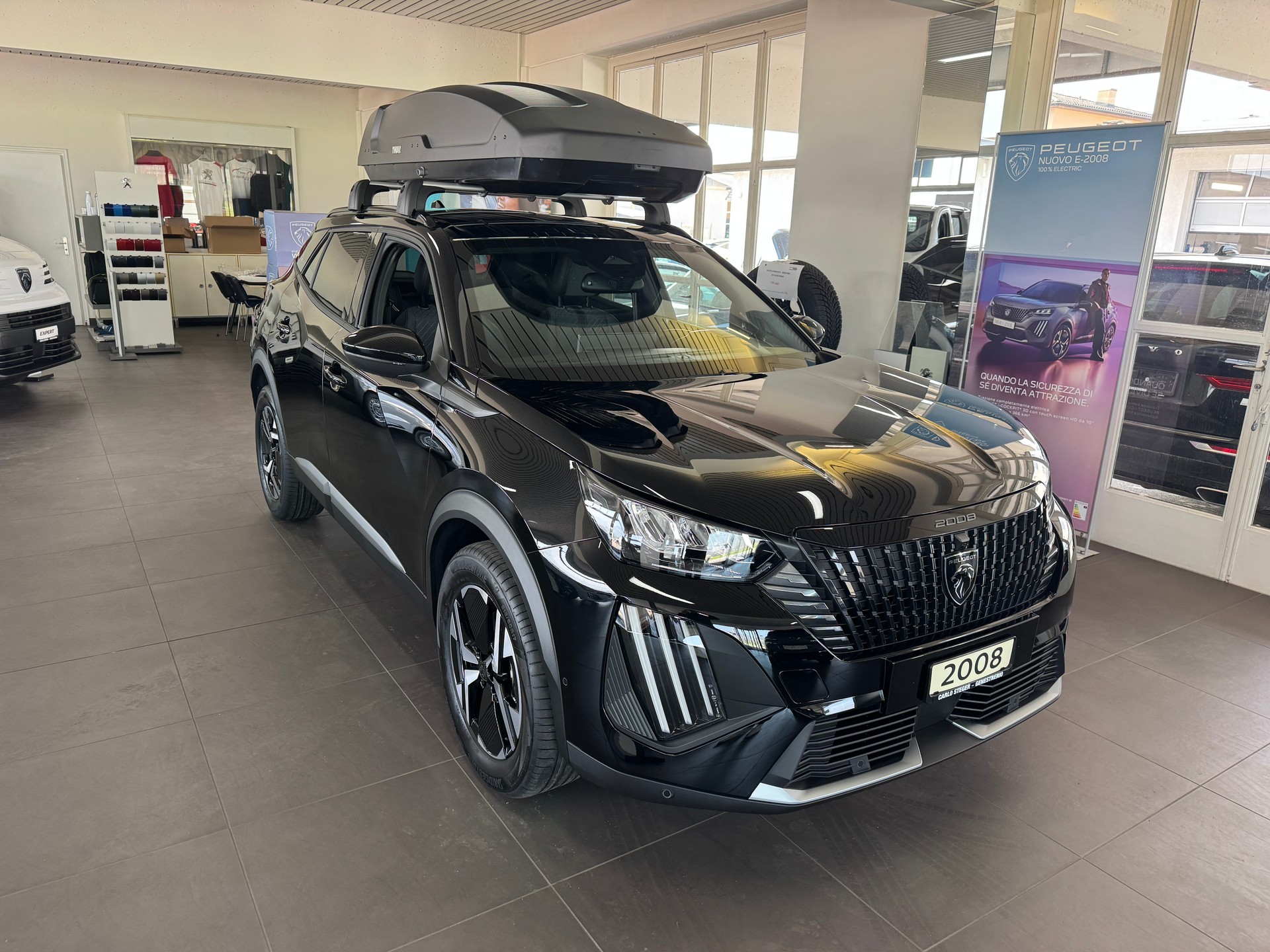 PEUGEOT 2008 1.2 145 MHEV Allure-image-0