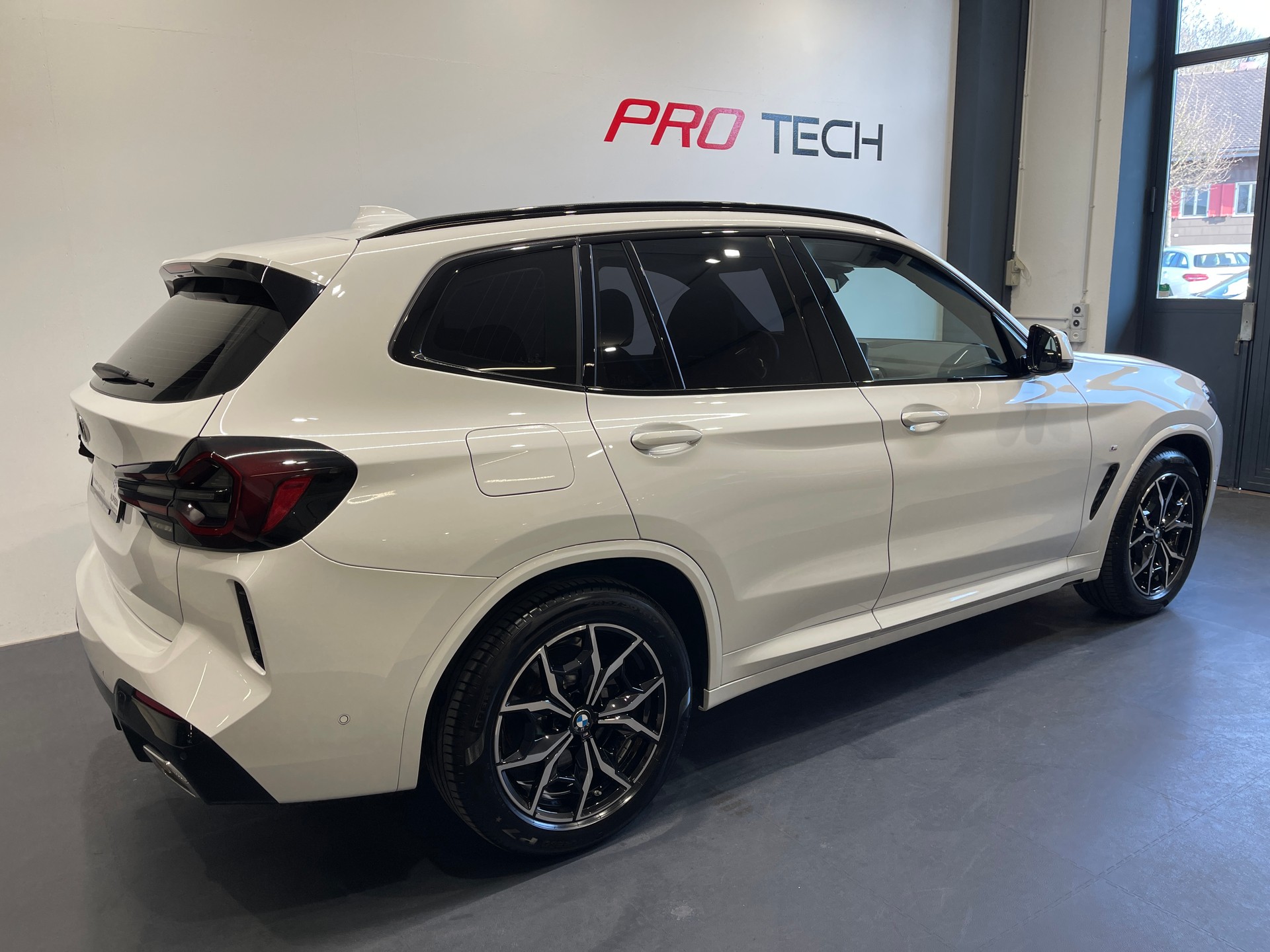 BMW X3 xDrive 20i M Sport *FACELIFT*-image-4