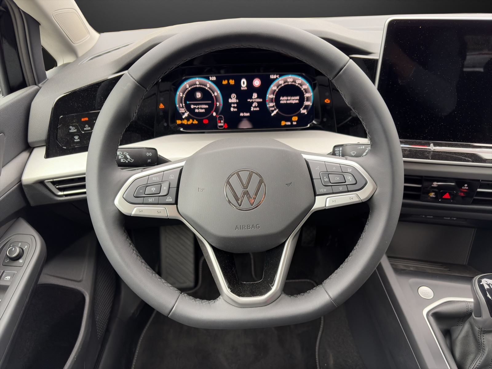 VW Golf 1.5 TSI Basis-image-10