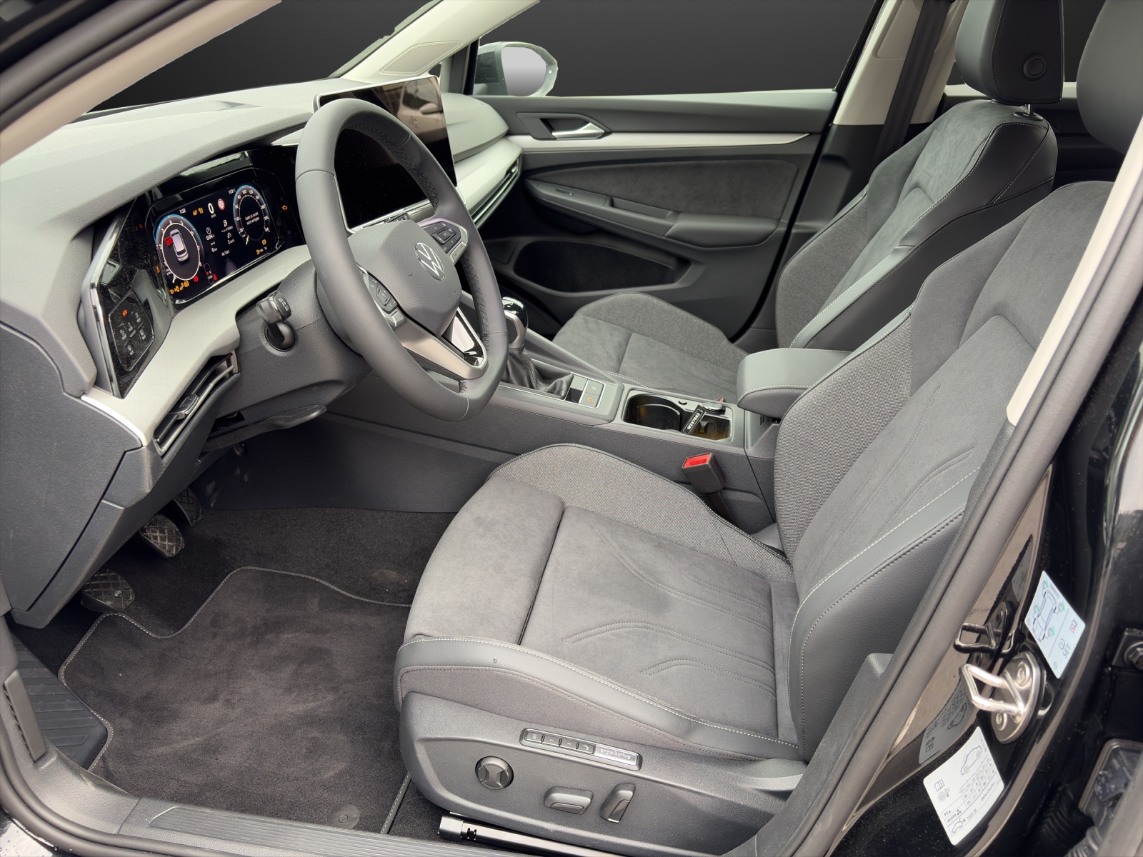 VW Golf 1.5 TSI Basis-image-7