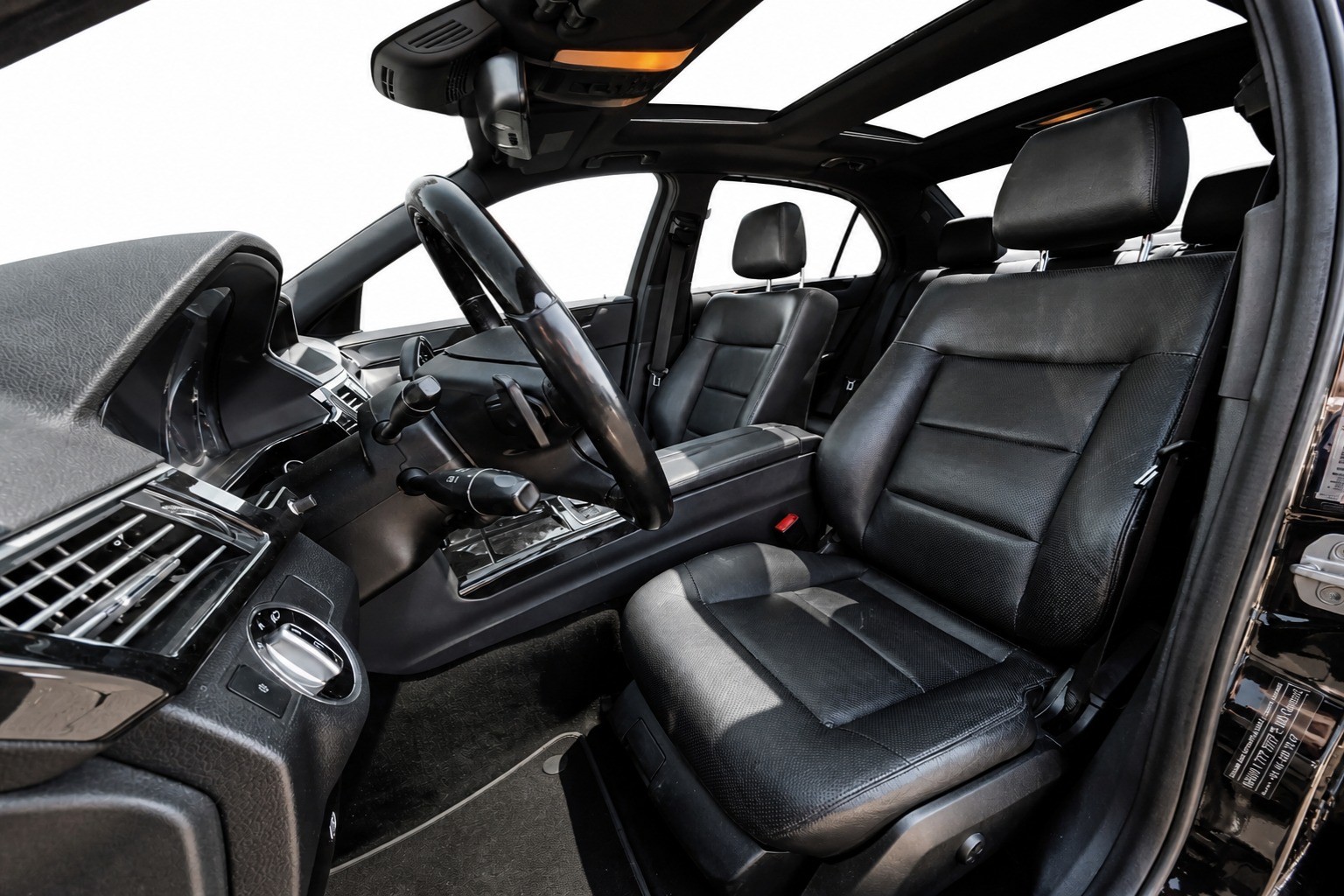 MERCEDES-BENZ E 350 CGI BlueEfficiency Avantgarde 7G-Tronic-image-9