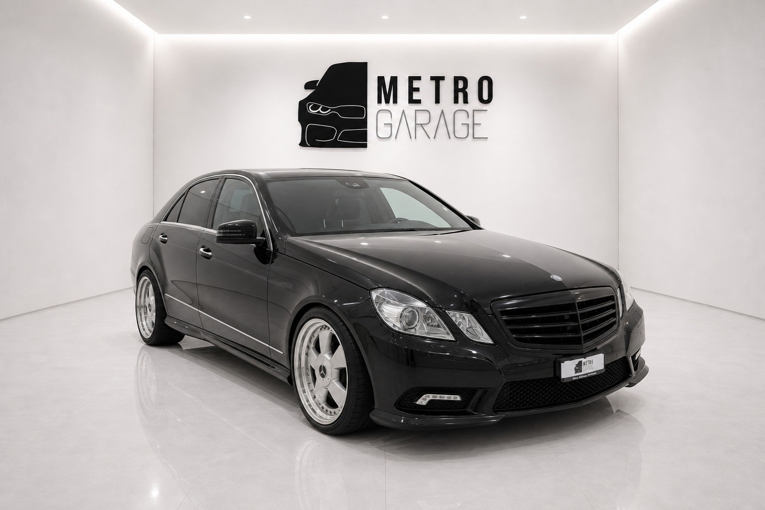 MERCEDES-BENZ E 350 CGI BlueEfficiency Avantgarde 7G-Tronic-image-6