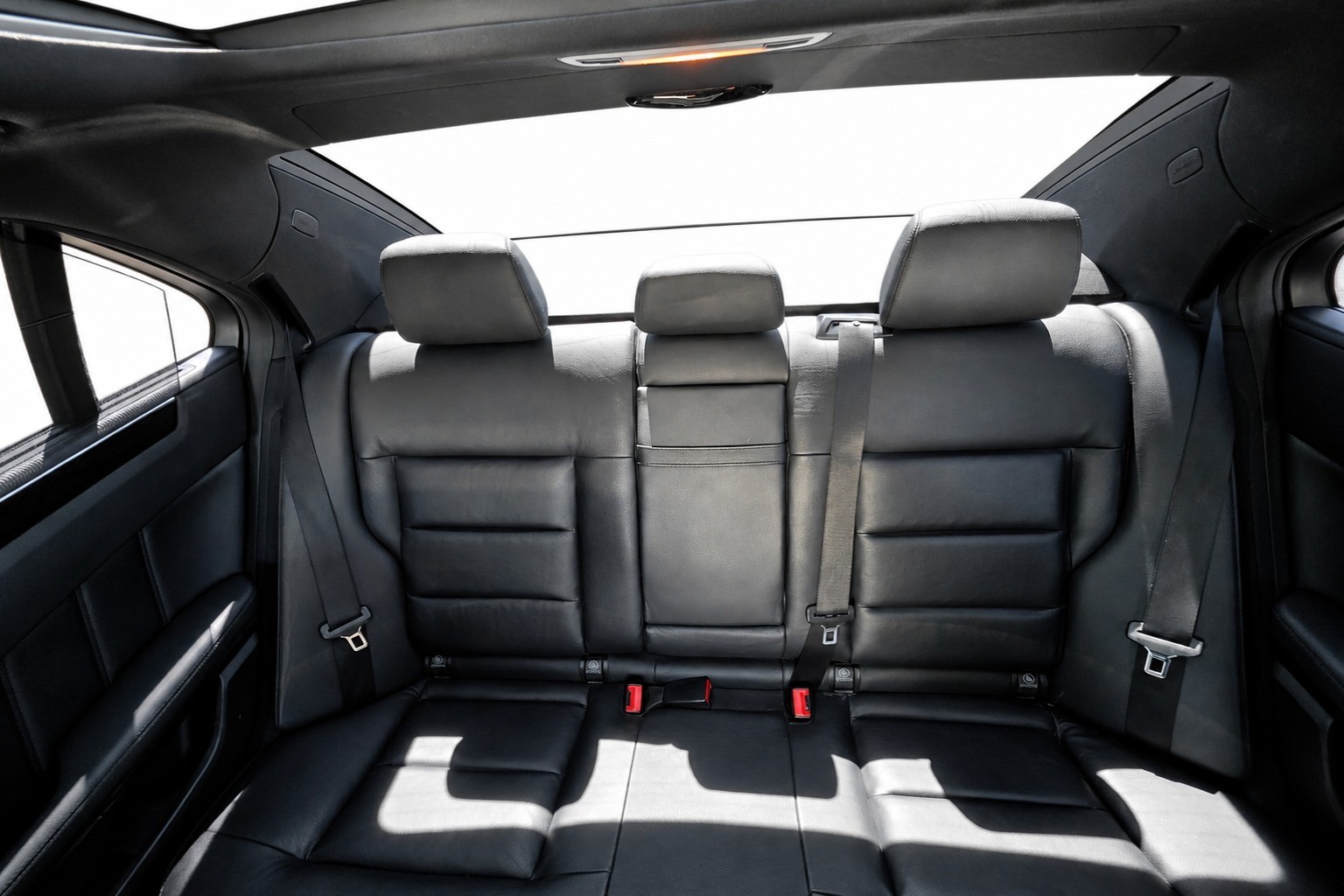 MERCEDES-BENZ E 350 CGI BlueEfficiency Avantgarde 7G-Tronic-image-15