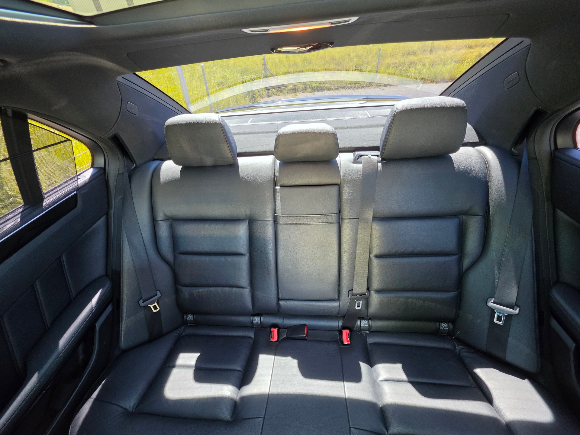 MERCEDES-BENZ E 350 CGI BlueEfficiency Avantgarde 7G-Tronic-image-16