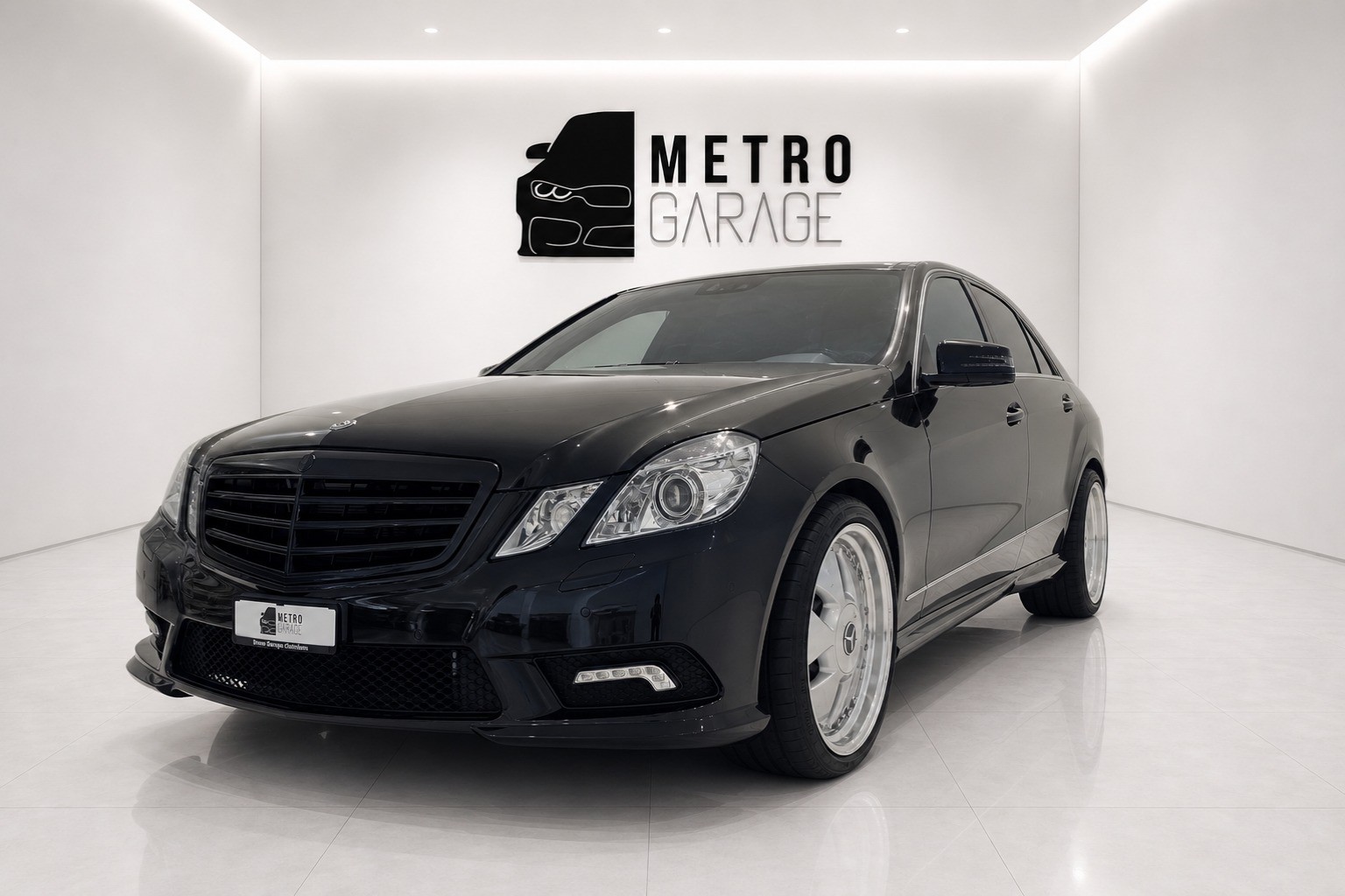 MERCEDES-BENZ E 350 CGI BlueEfficiency Avantgarde 7G-Tronic-image-8
