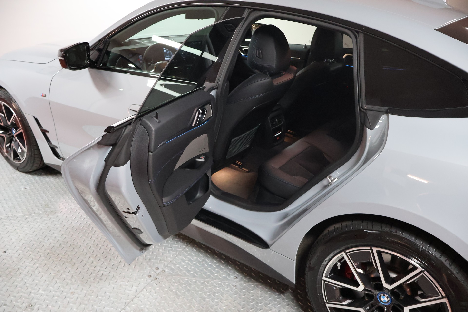 BMW i4 M50 M Sport Pro-image-15