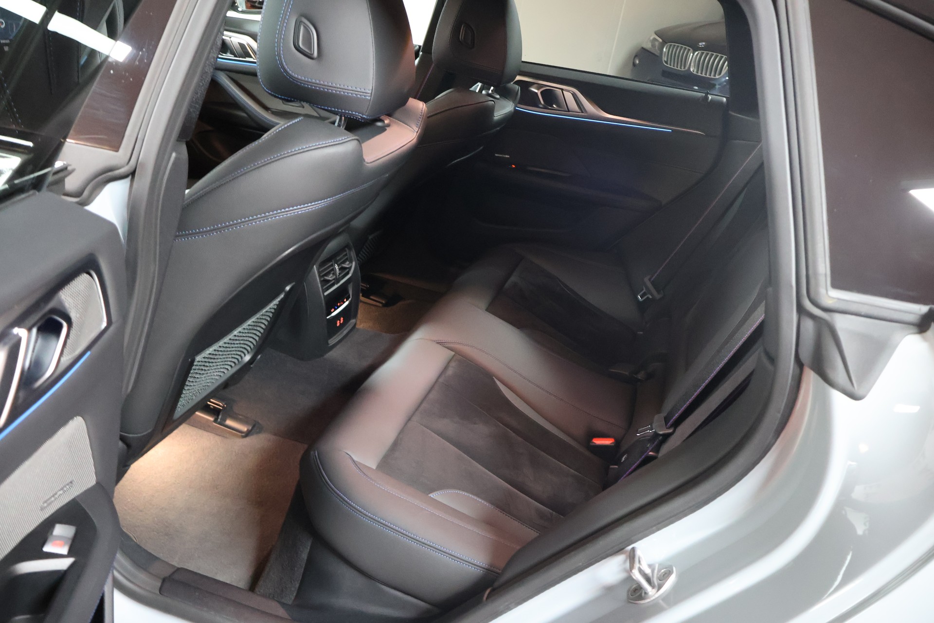 BMW i4 M50 M Sport Pro-image-17