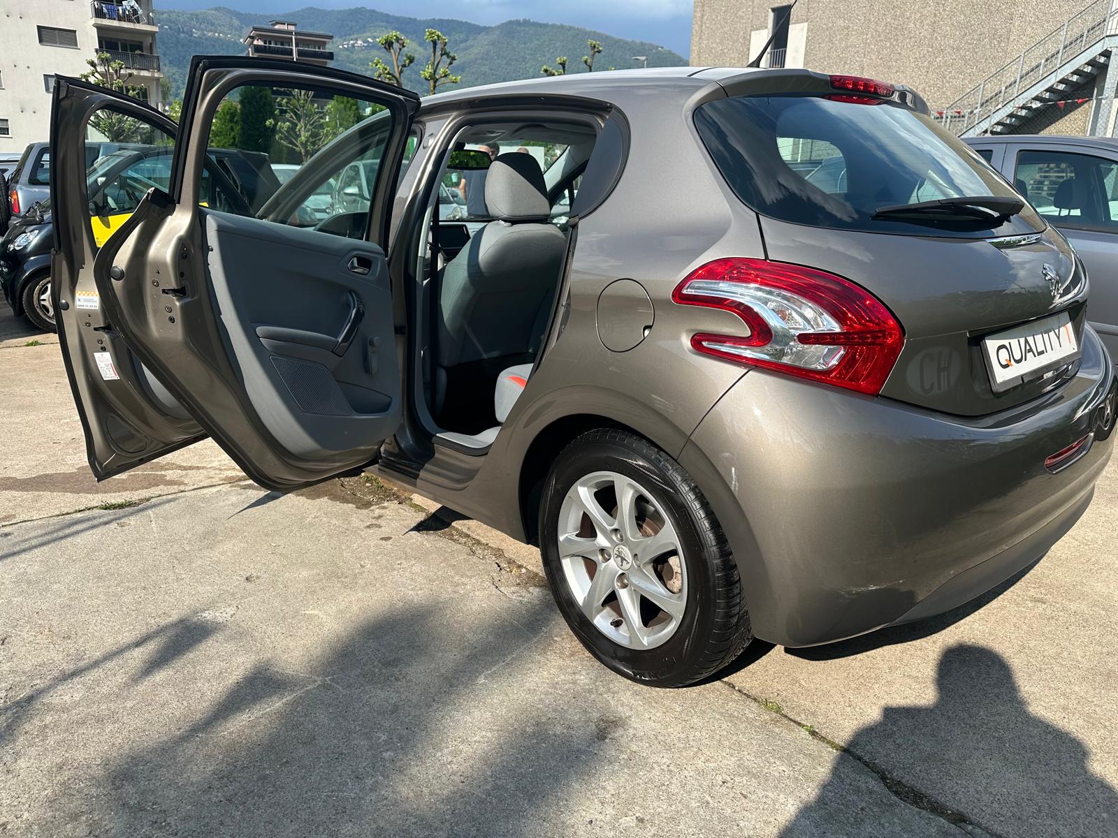PEUGEOT 208 1.4 VTI Active-image-5