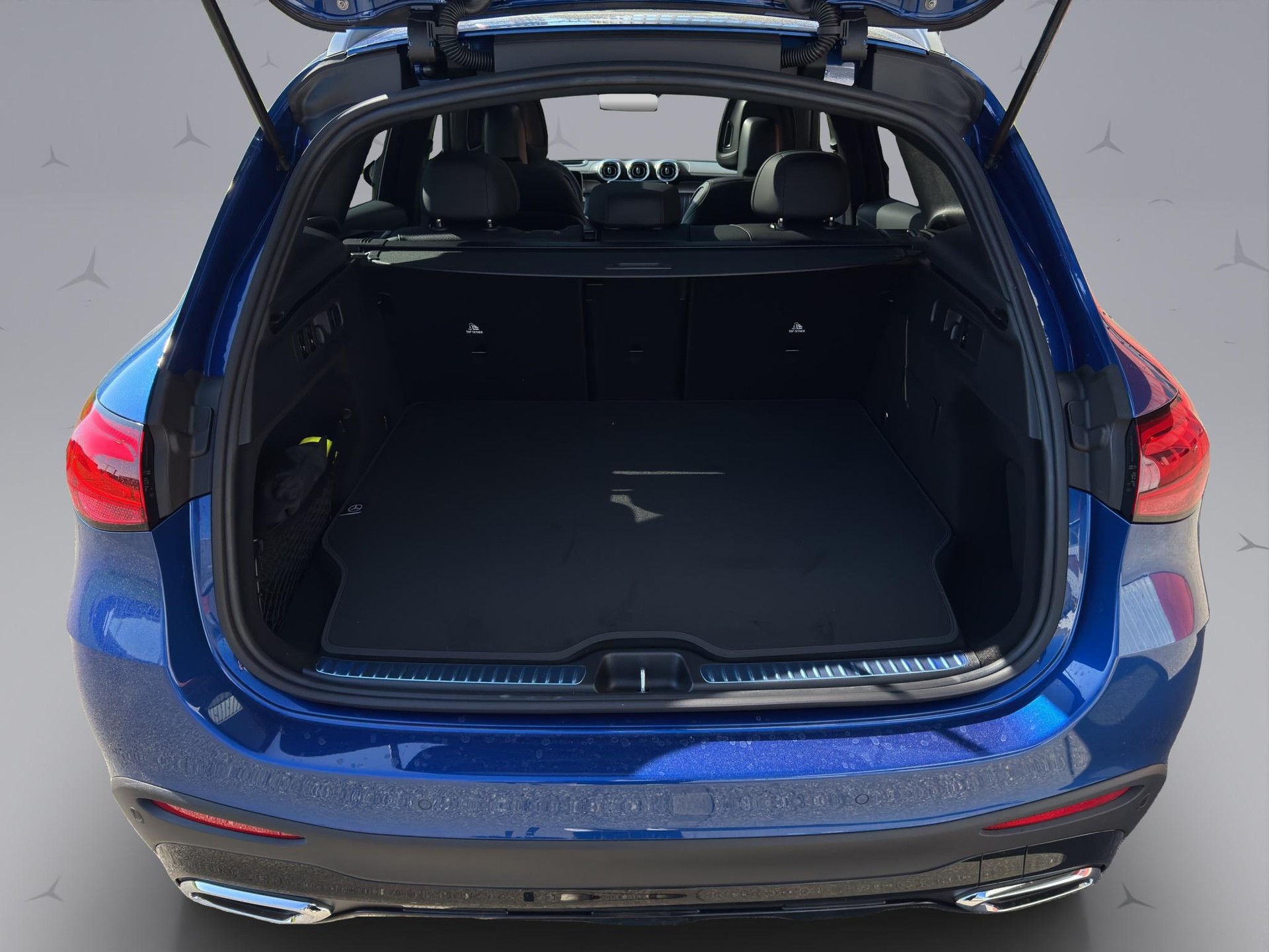 MERCEDES-BENZ GLC 400 e EQ Star AMG Line 4matic-image-19