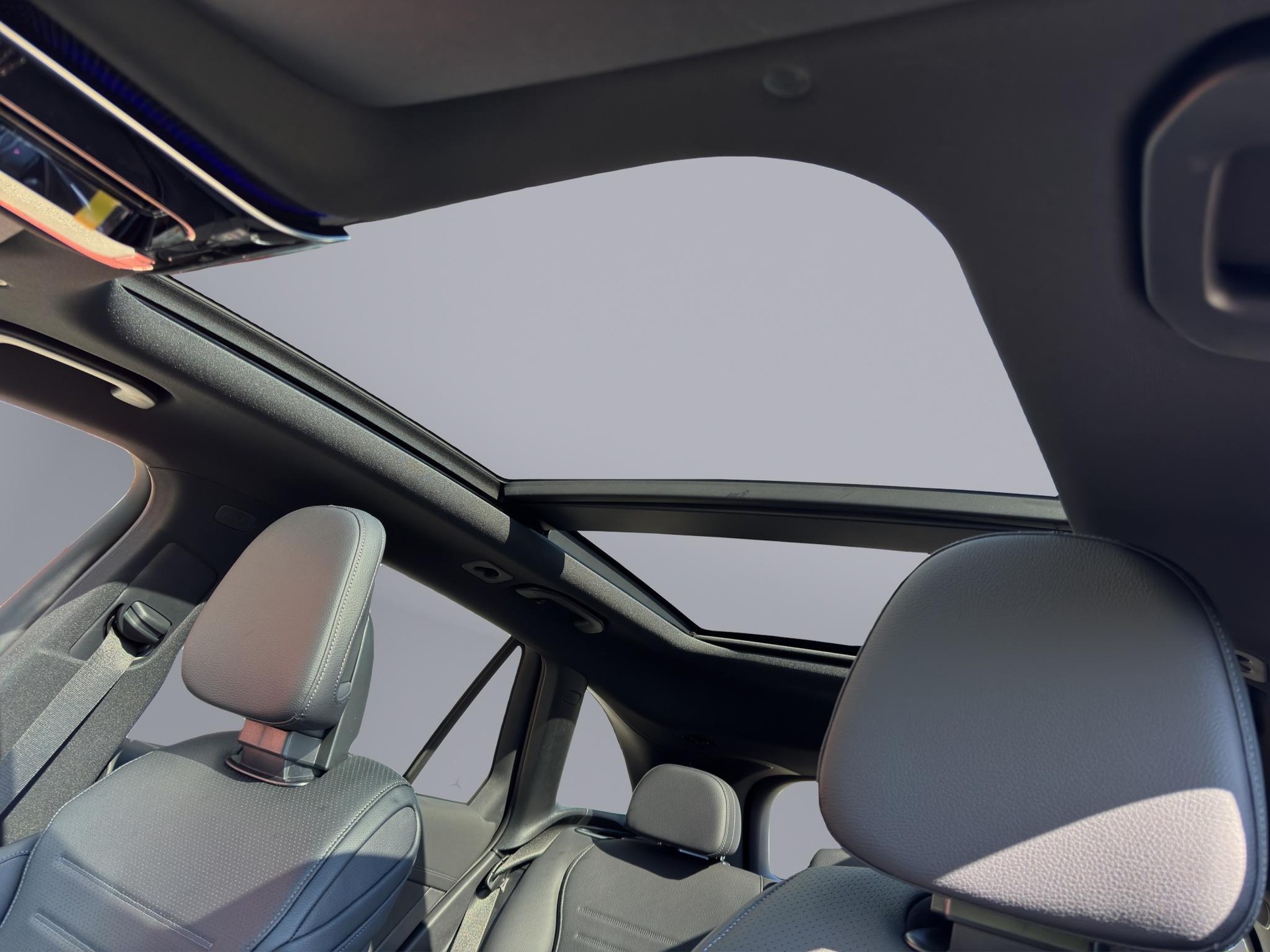 MERCEDES-BENZ GLC 400 e EQ Star AMG Line 4matic-image-20