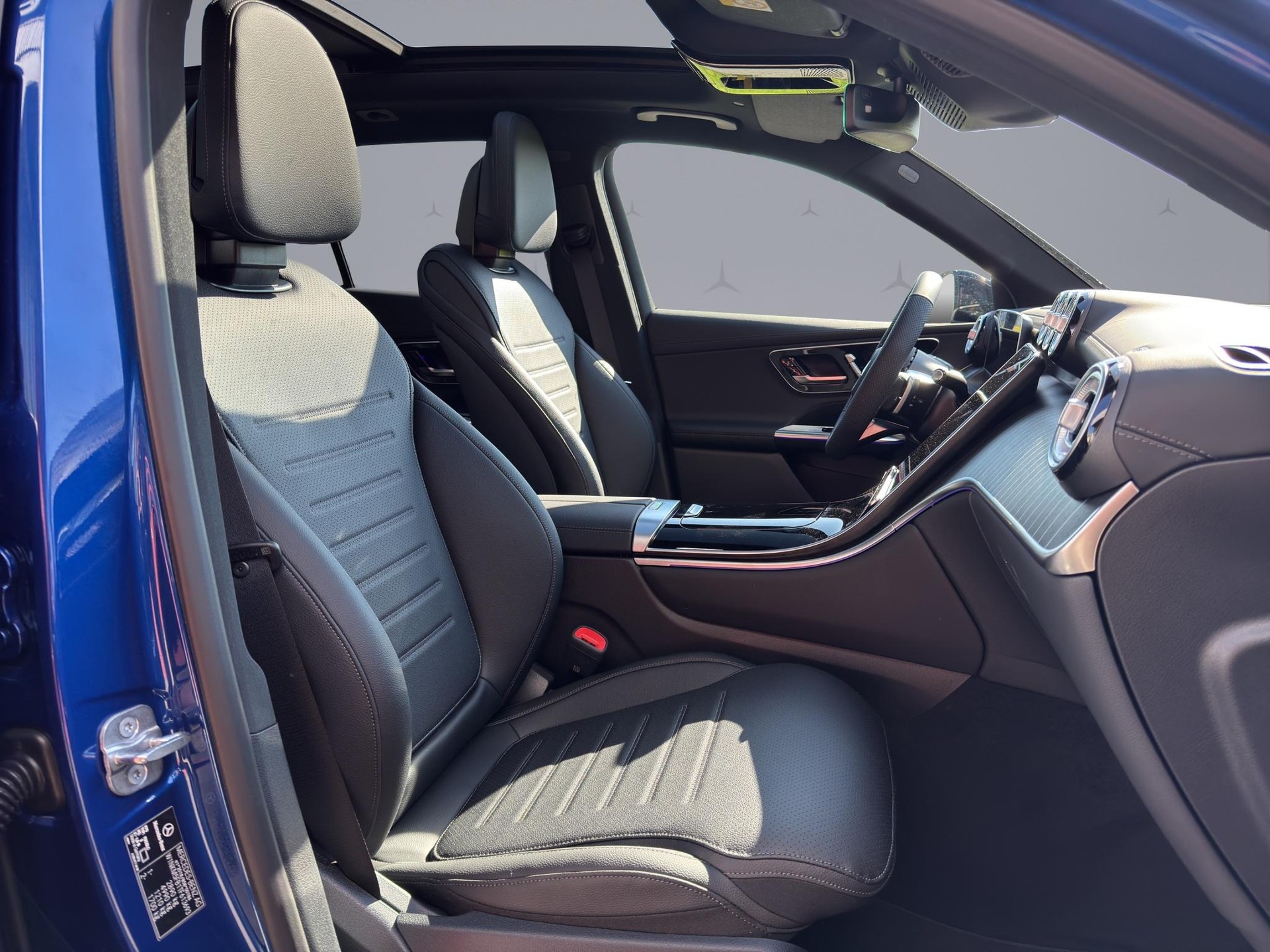 MERCEDES-BENZ GLC 400 e EQ Star AMG Line 4matic-image-17