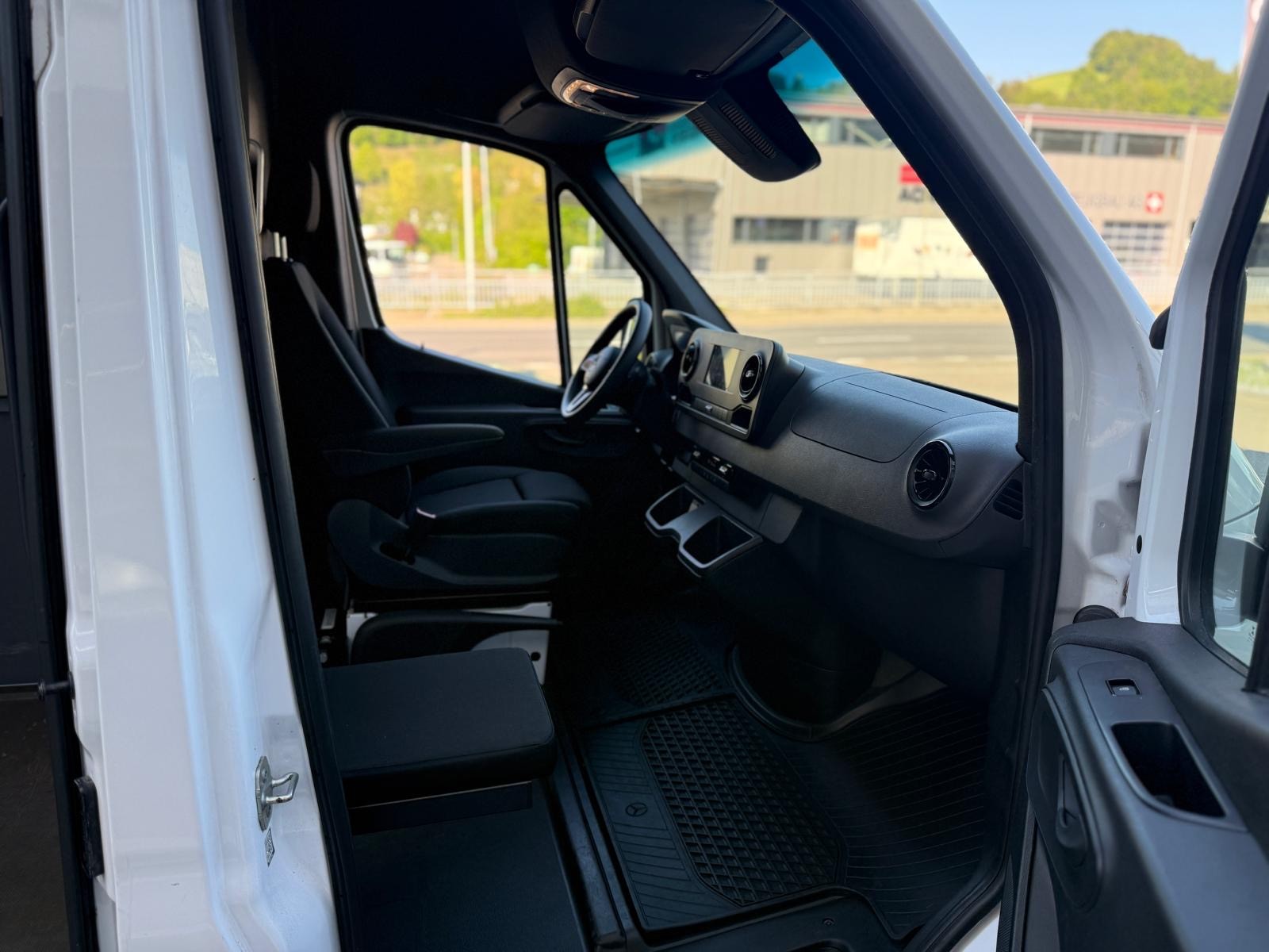 MERCEDES-BENZ Sprinter 315 CDI Standard Worker 9G-TRONIC FWD-image-5