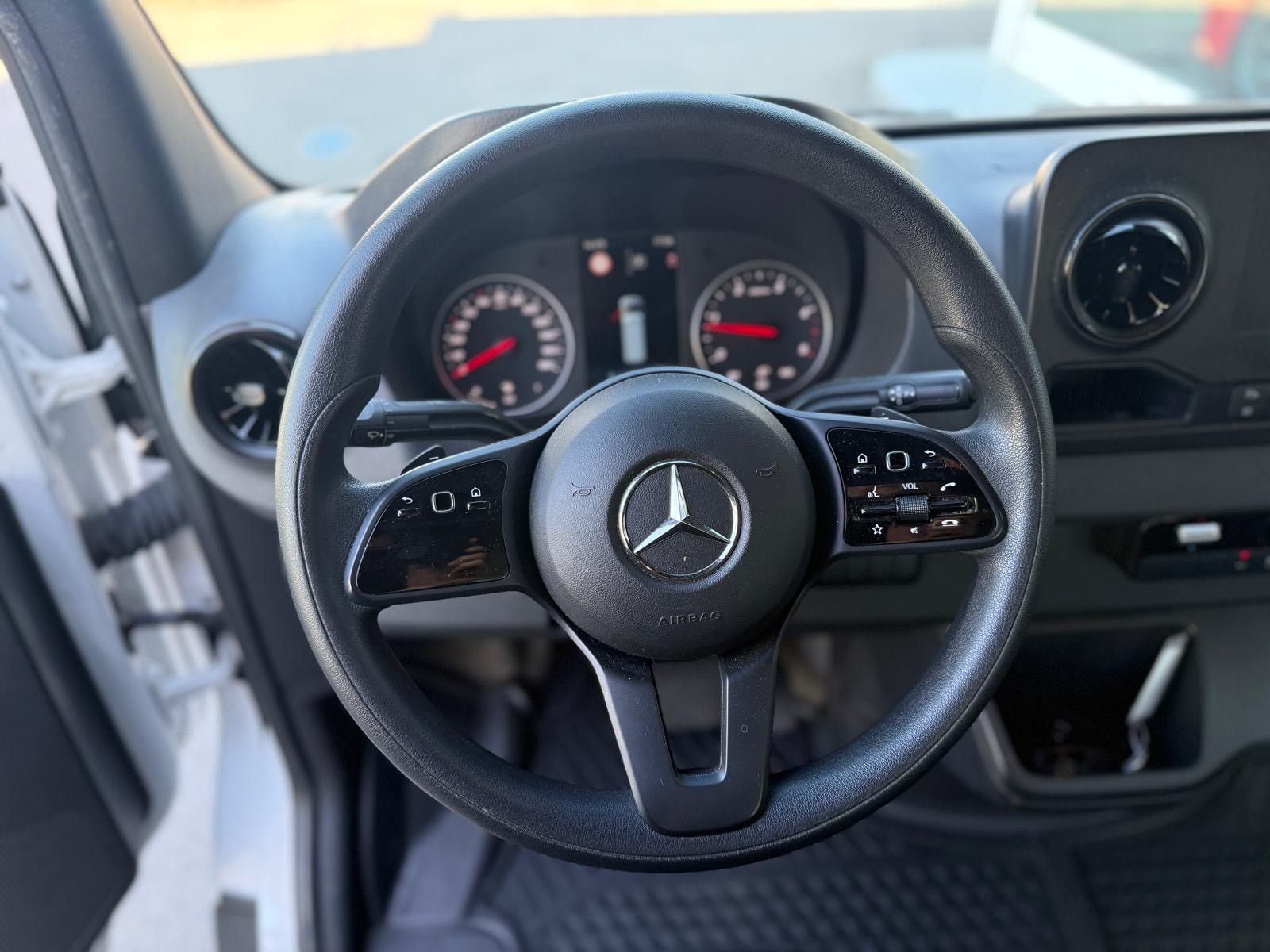 MERCEDES-BENZ Sprinter 315 CDI Standard Worker 9G-TRONIC FWD-image-8