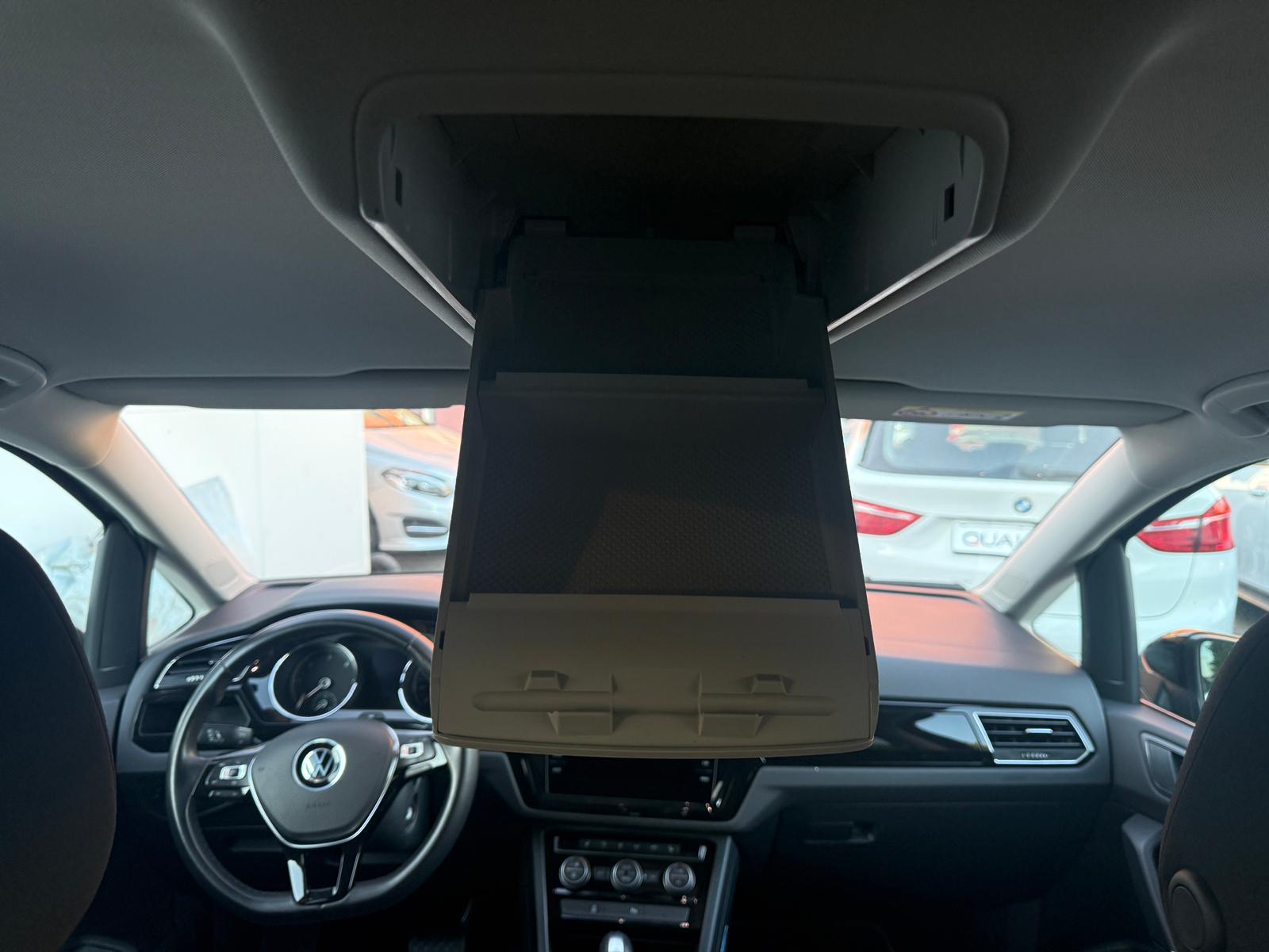 VW Touran 2.0 TDI BlueMotion Technology Comfortline DSG-image-21