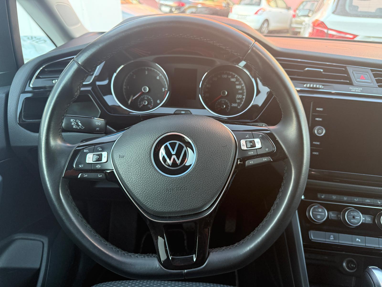 VW Touran 2.0 TDI BlueMotion Technology Comfortline DSG-image-11