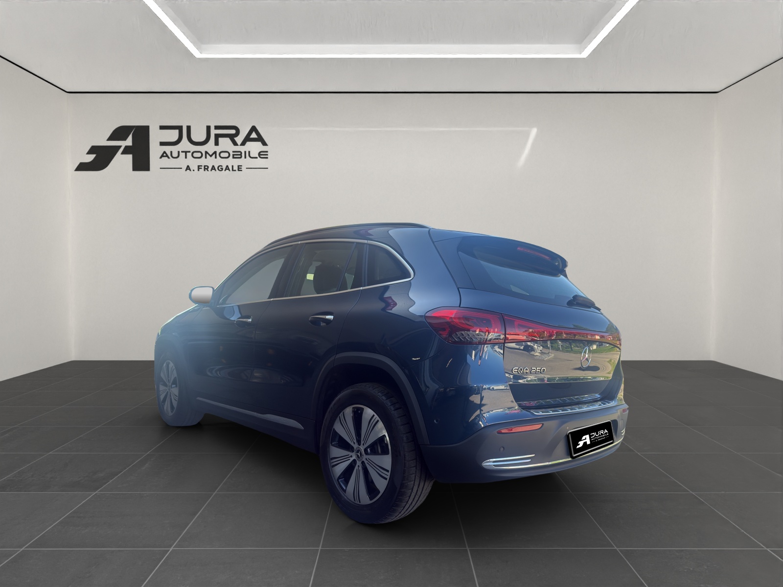 MERCEDES-BENZ EQA 250 Progressive-image-4