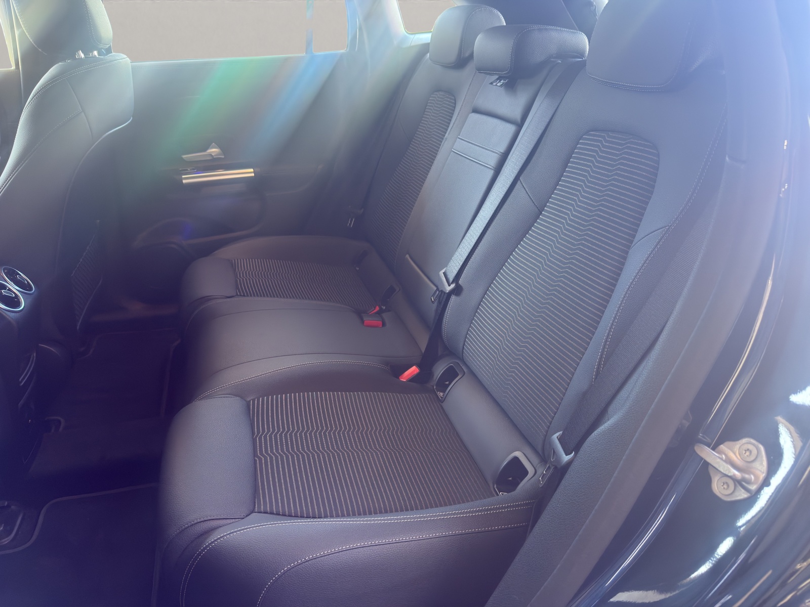 MERCEDES-BENZ EQA 250 Progressive-image-12