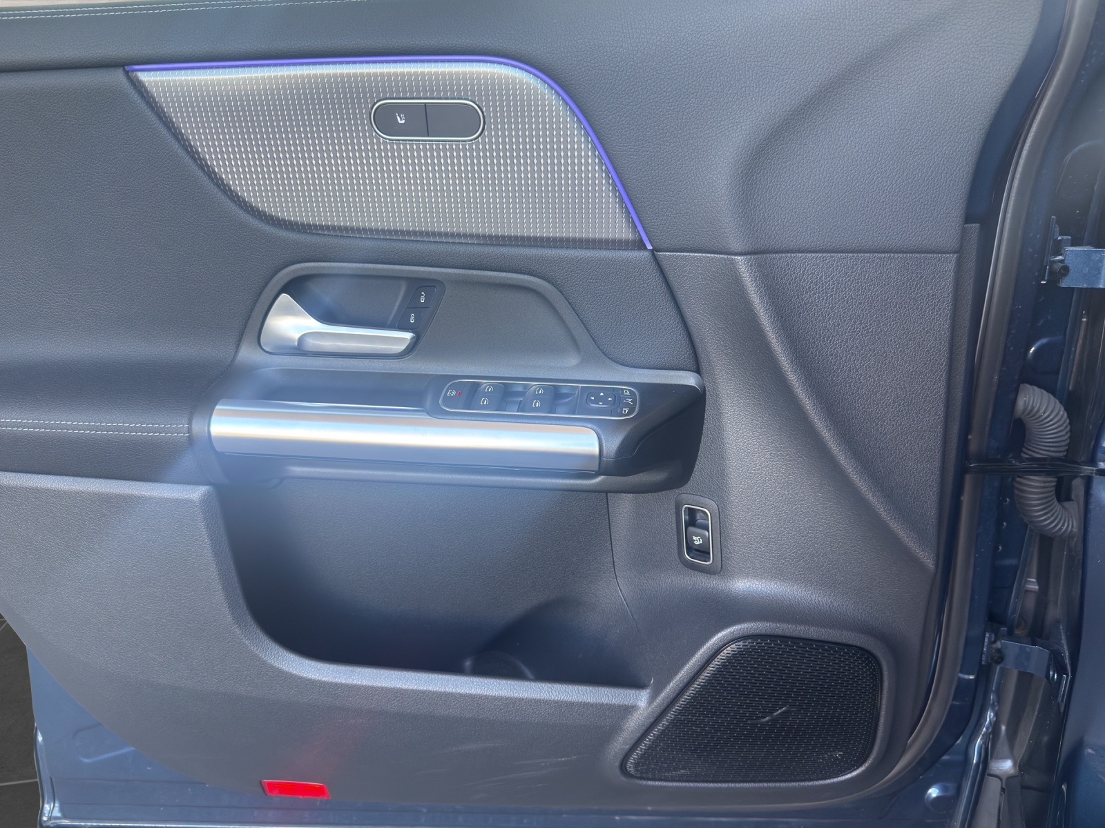 MERCEDES-BENZ EQA 250 Progressive-image-11