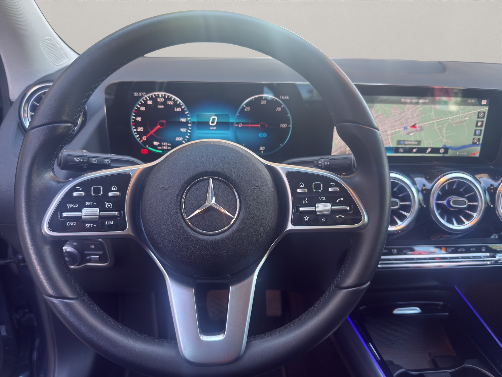 MERCEDES-BENZ EQA 250 Progressive-image-10