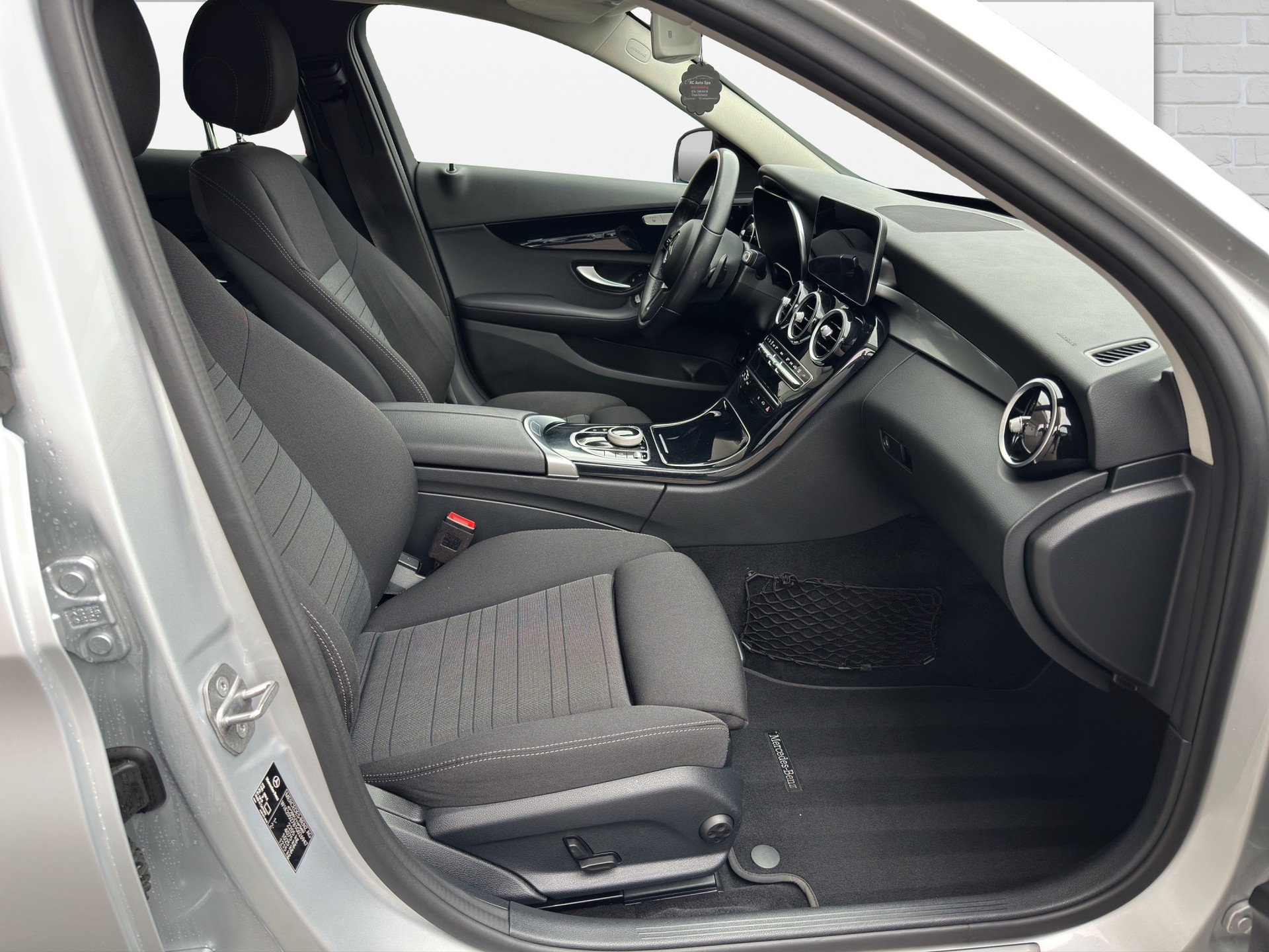 MERCEDES-BENZ C 200 Swiss Star 4M 9G-Tronic-image-13