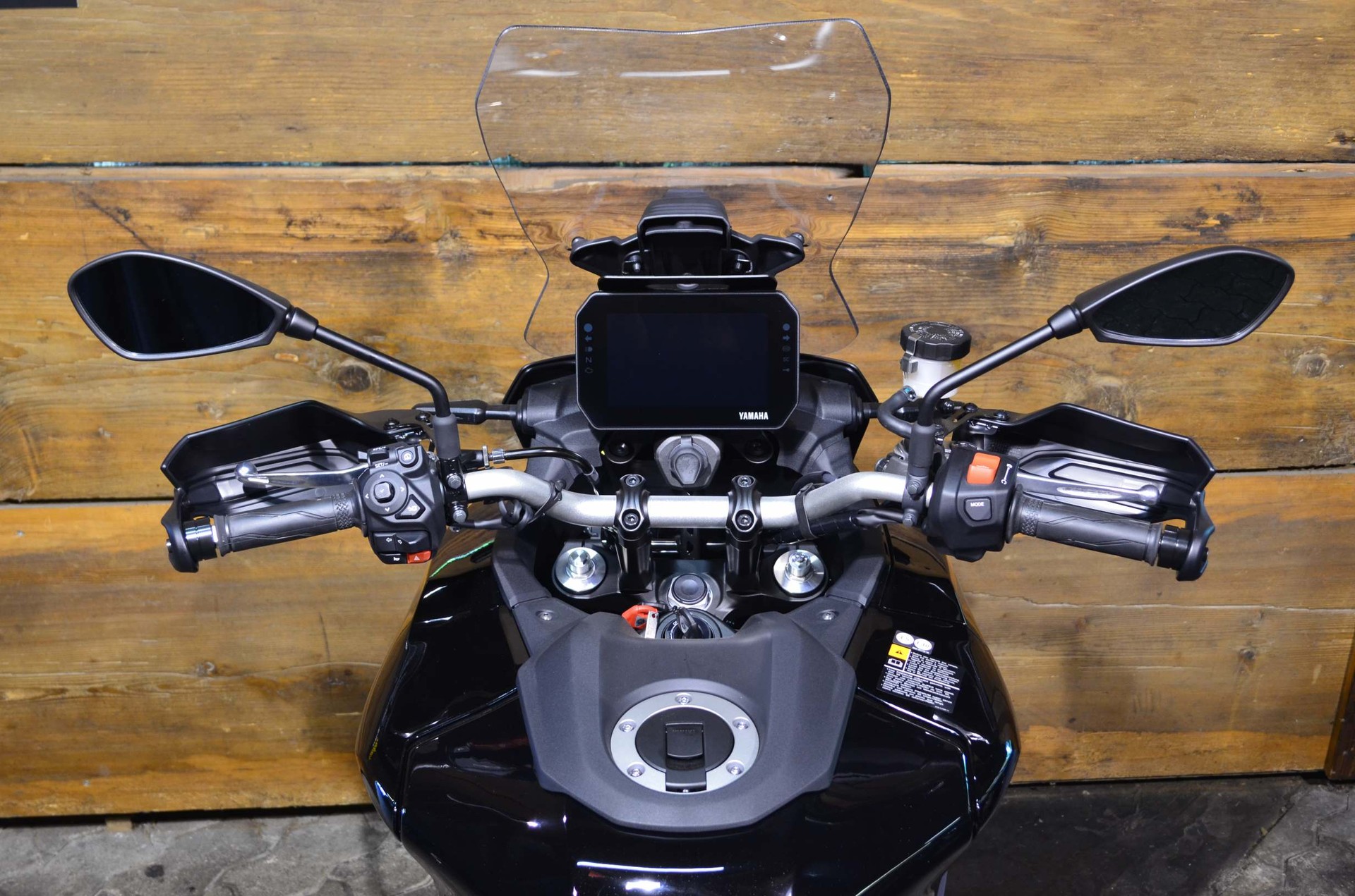 YAMAHA Tracer 9-showroom-element-2