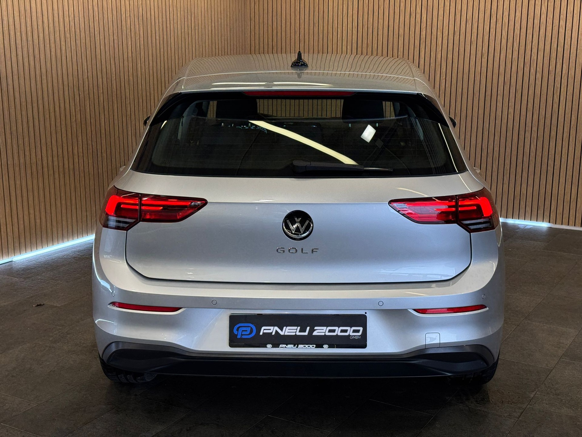 VW Golf 2.0 TDI Life-image-5