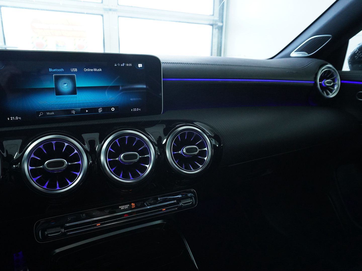 MERCEDES-BENZ CLA 45 S AMG 4Matic+ 8G-DCT-image-8