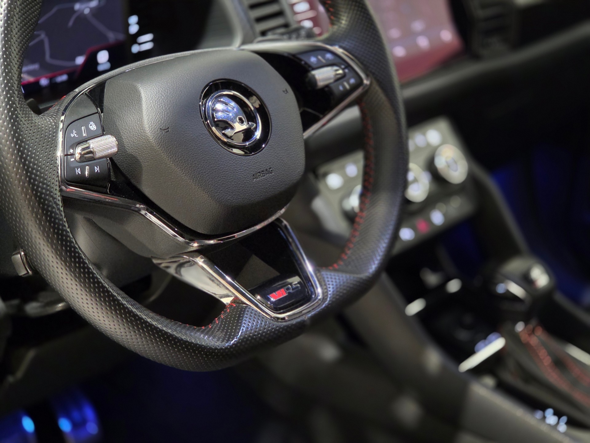 SKODA Kodiaq 2.0 TSI 4x4 RS-image-7