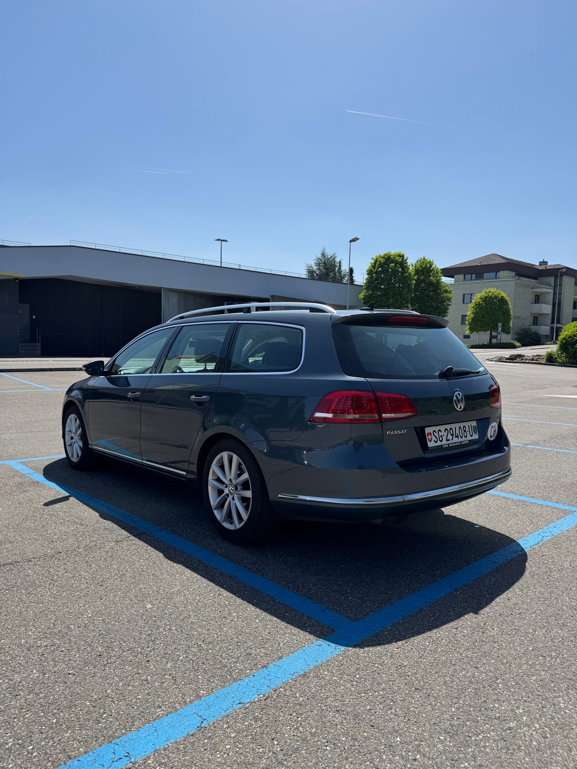 VW Passat Variant 1.8 TSI Highline DSG-image-1