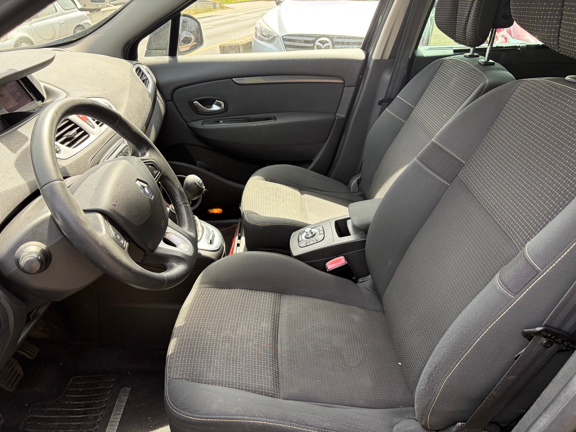 RENAULT Grand Scénic 1.4 16V Turbo Expression-image-9